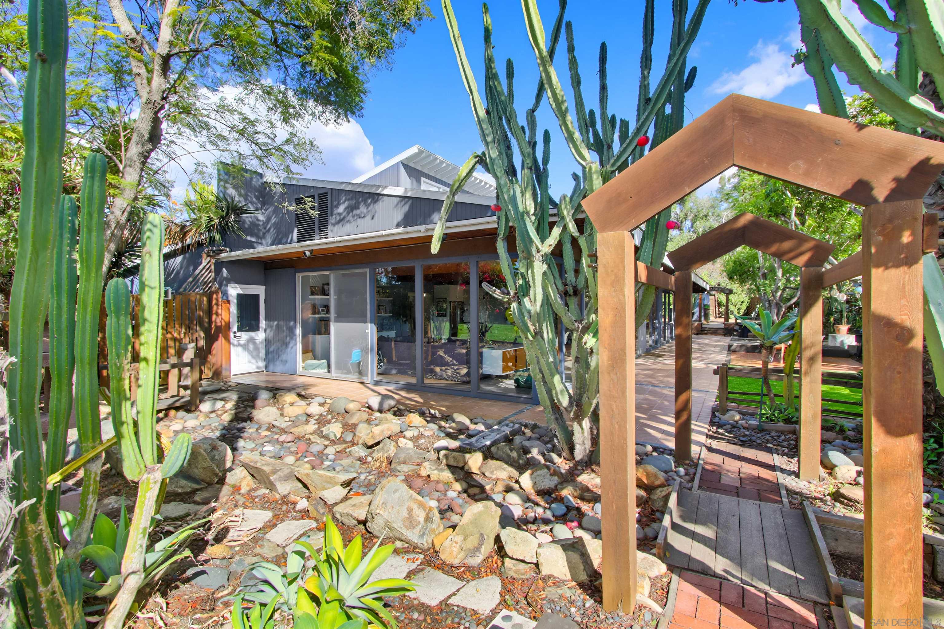 Detail Gallery Image 35 of 43 For 3558  Siembre St, Bonita,  CA 91902 - 4 Beds | 3 Baths