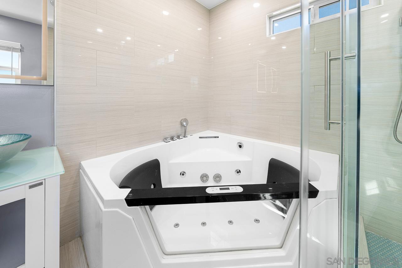 Detail Gallery Image 12 of 53 For 1607  Watwood Rd, Lemon Grove,  CA 91945 - 4 Beds | 3/1 Baths