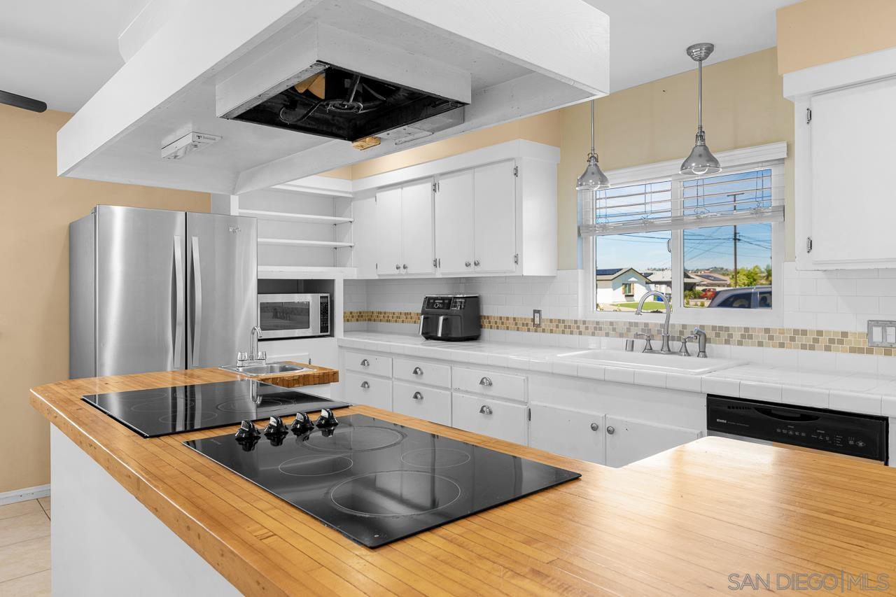 Detail Gallery Image 17 of 53 For 1607  Watwood Rd, Lemon Grove,  CA 91945 - 4 Beds | 3/1 Baths