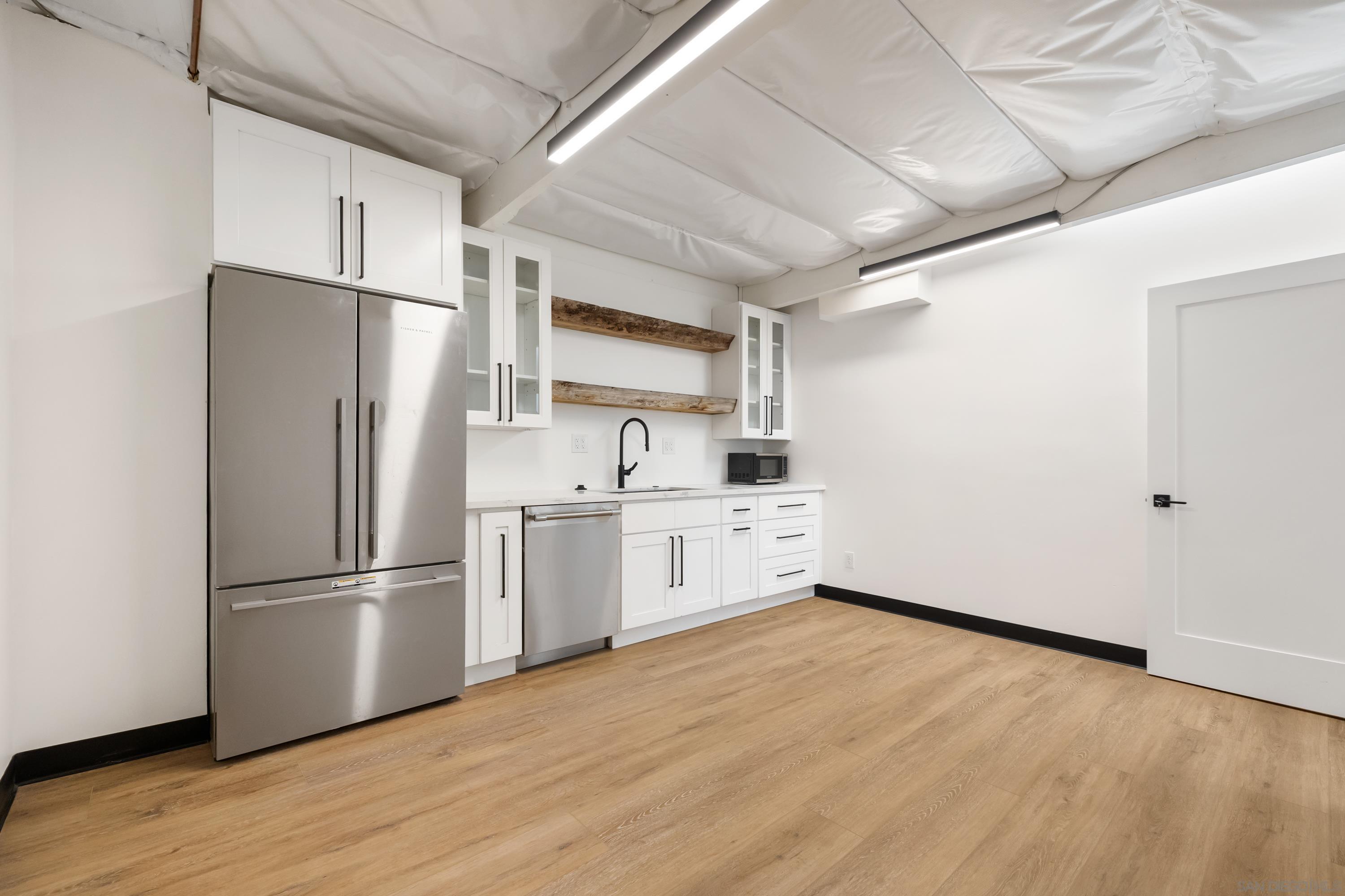 Detail Gallery Image 19 of 42 For 5731  Palmer Way #C, Carlsbad,  CA 92010 - – Beds | – Baths