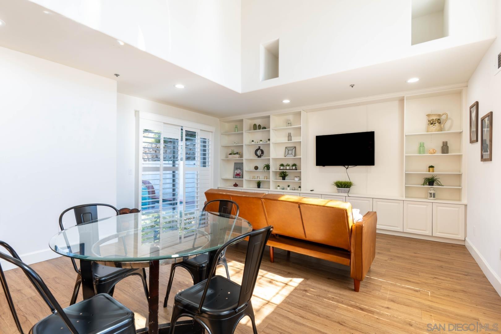 Detail Gallery Image 14 of 51 For 1696  Gil Way, Vista,  CA 92084 - 6 Beds | 5/1 Baths