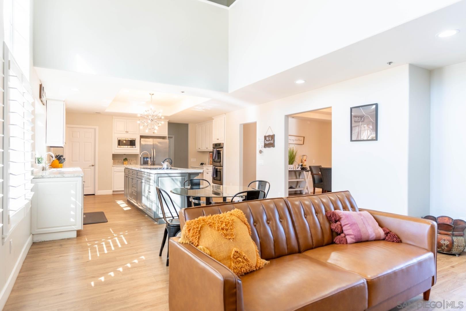 Detail Gallery Image 16 of 51 For 1696  Gil Way, Vista,  CA 92084 - 6 Beds | 5/1 Baths