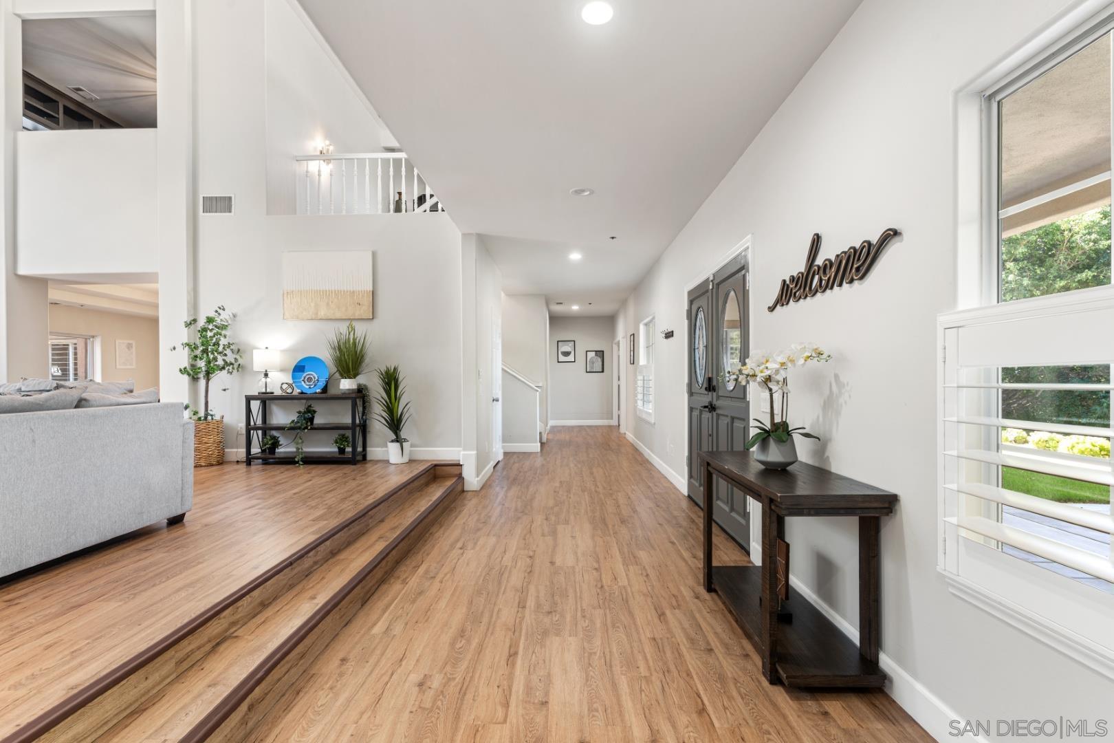 Detail Gallery Image 9 of 51 For 1696  Gil Way, Vista,  CA 92084 - 6 Beds | 5/1 Baths