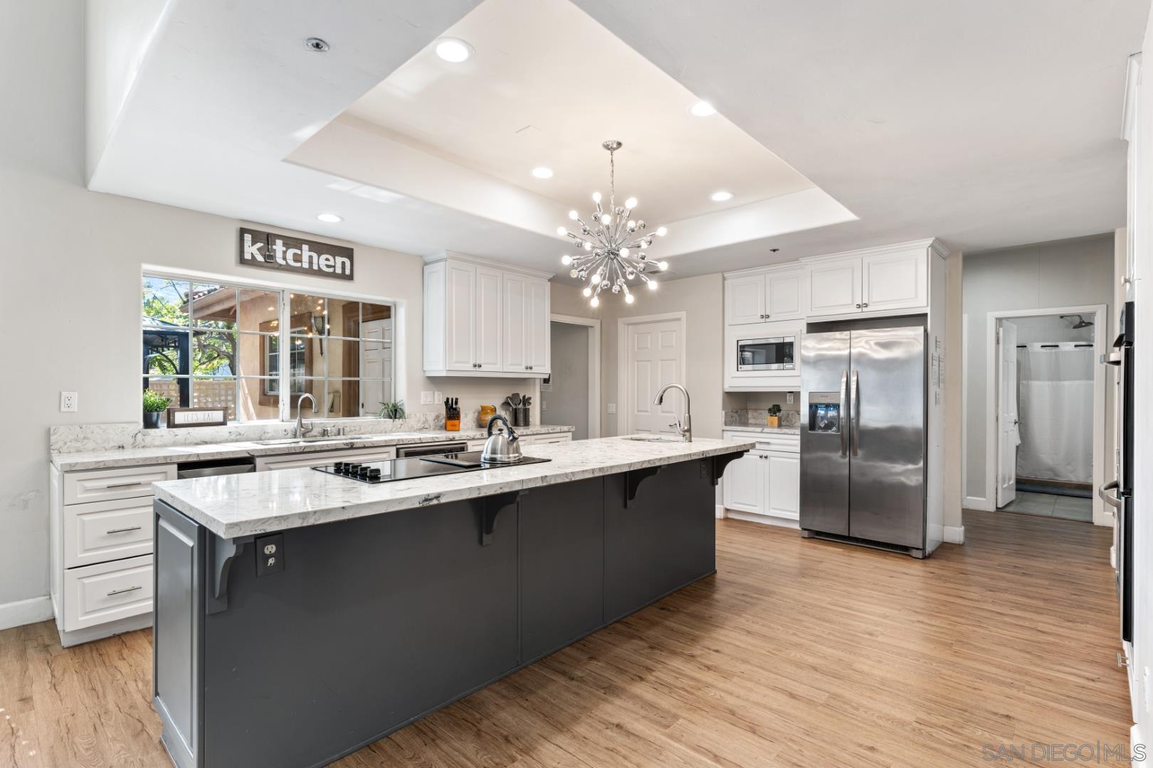 Detail Gallery Image 10 of 51 For 1696  Gil Way, Vista,  CA 92084 - 6 Beds | 5/1 Baths