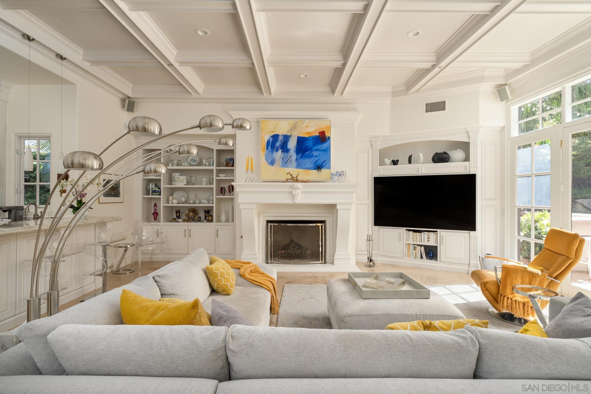 Detail Gallery Image 8 of 43 For 6369  Clubhouse, Rancho Santa Fe,  CA 92067 - 6 Beds | 5/1 Baths