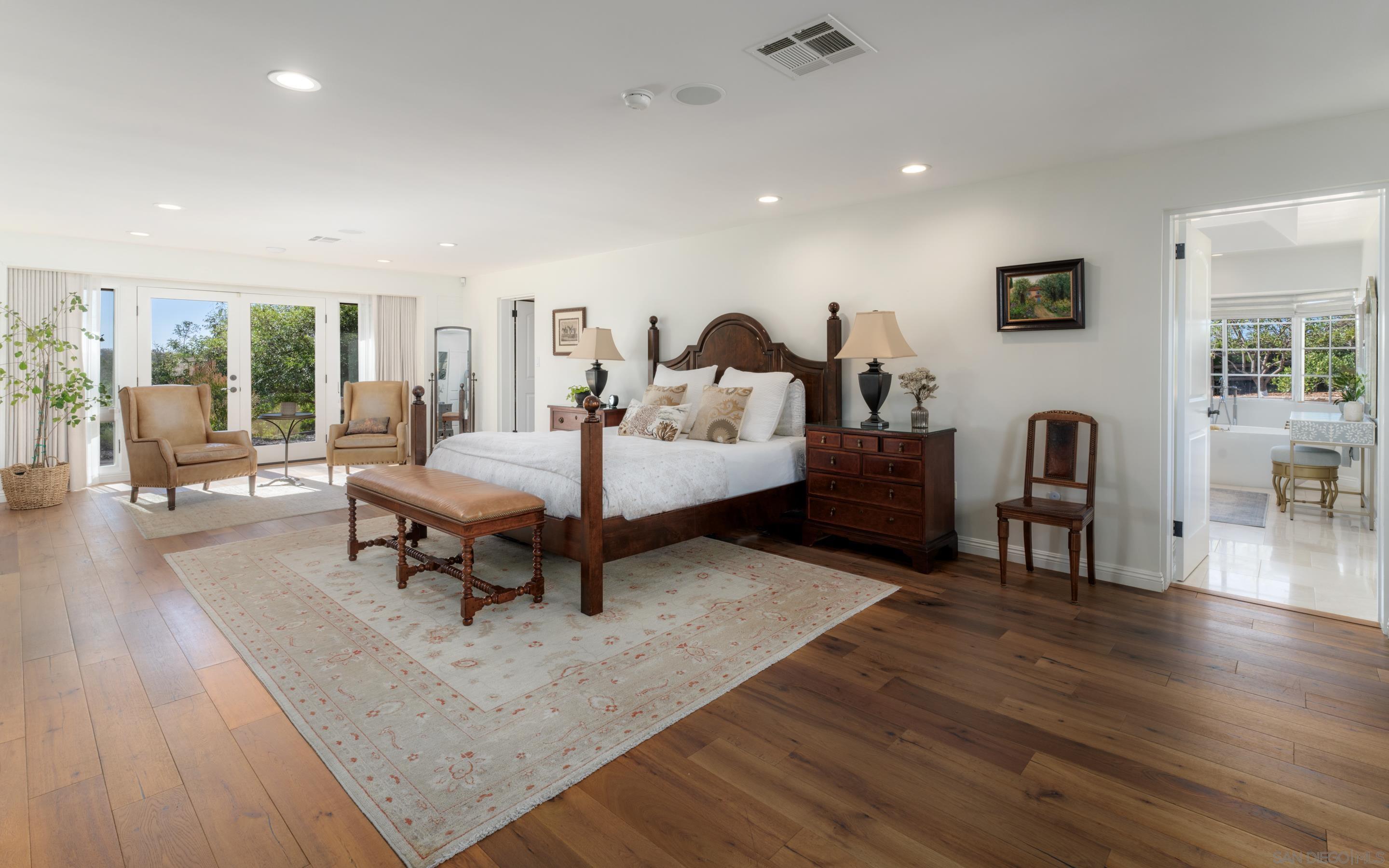 Detail Gallery Image 13 of 34 For 5327  La Glorieta, Rancho Santa Fe,  CA 92067 - 6 Beds | 6/1 Baths