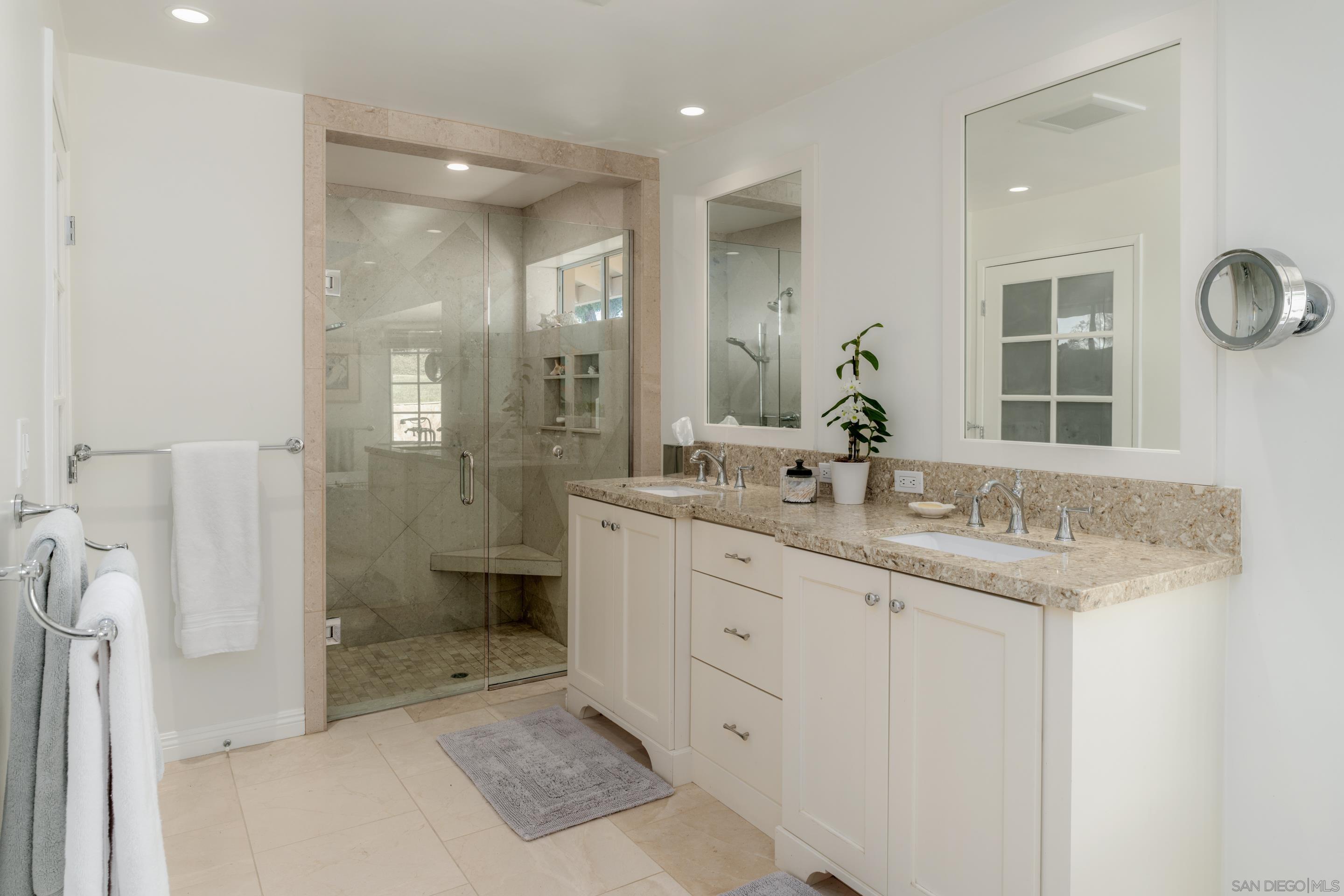 Detail Gallery Image 17 of 34 For 5327  La Glorieta, Rancho Santa Fe,  CA 92067 - 6 Beds | 6/1 Baths