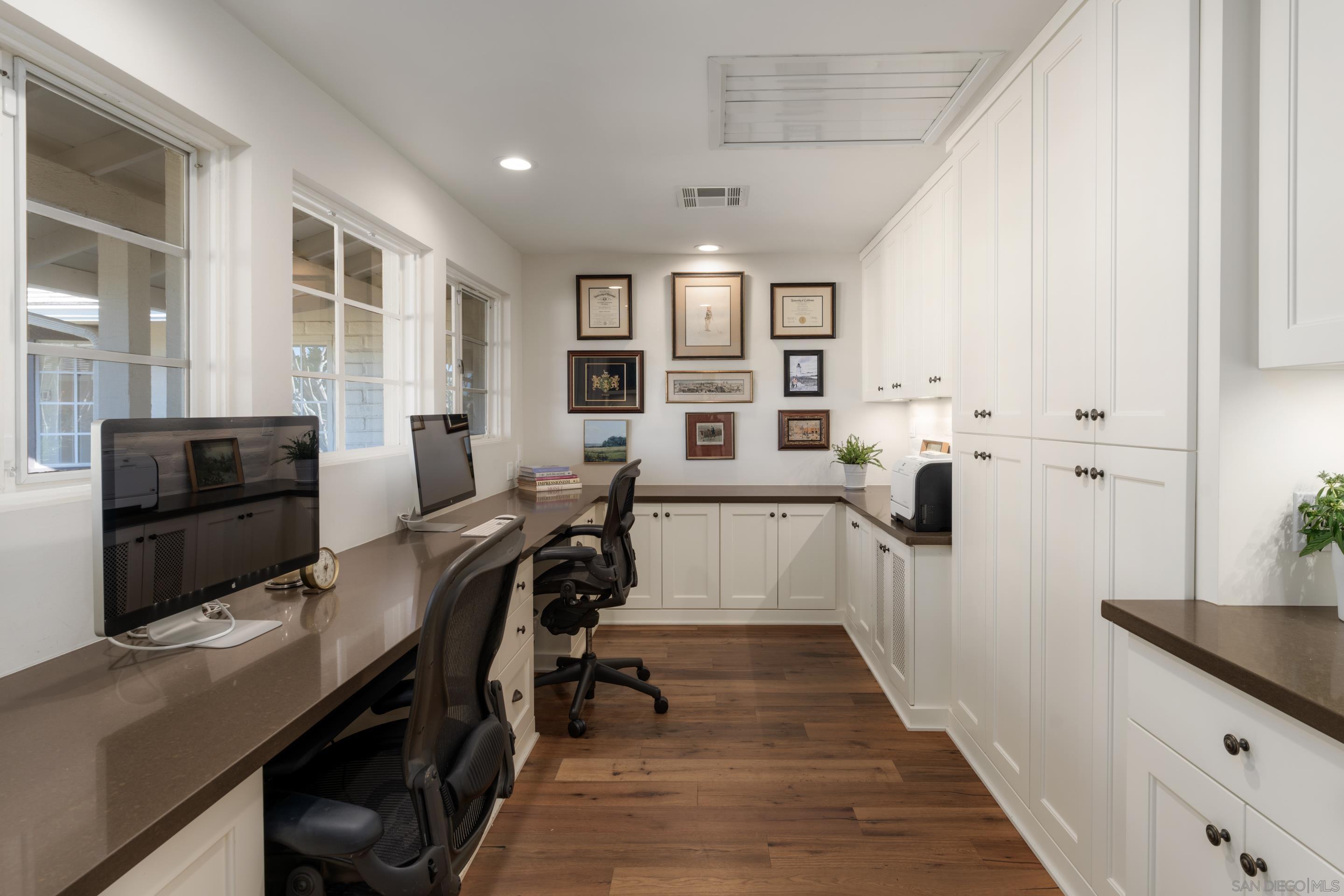 Detail Gallery Image 17 of 34 For 5327  La Glorieta, Rancho Santa Fe,  CA 92067 - 6 Beds | 6/1 Baths