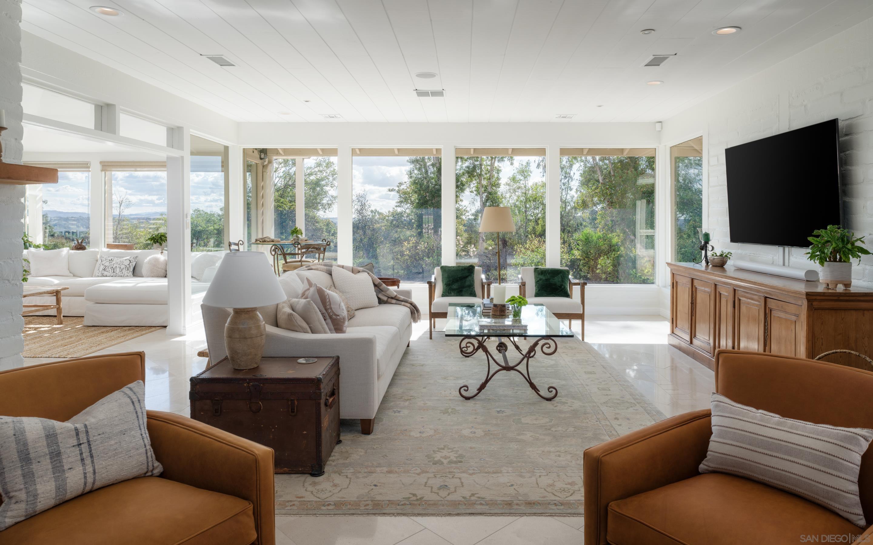 Detail Gallery Image 3 of 34 For 5327  La Glorieta, Rancho Santa Fe,  CA 92067 - 6 Beds | 6/1 Baths