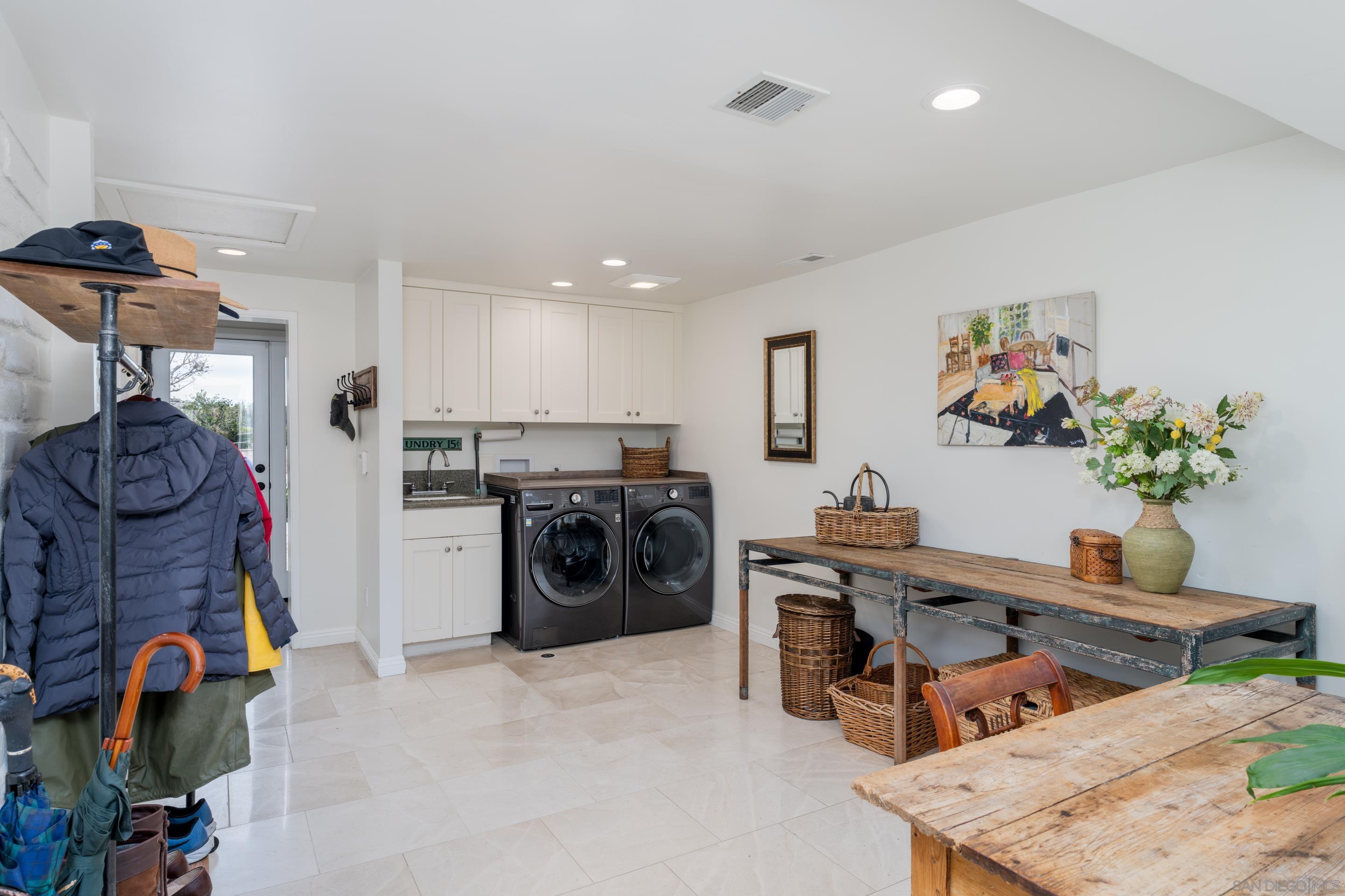 Detail Gallery Image 21 of 34 For 5327  La Glorieta, Rancho Santa Fe,  CA 92067 - 6 Beds | 6/1 Baths