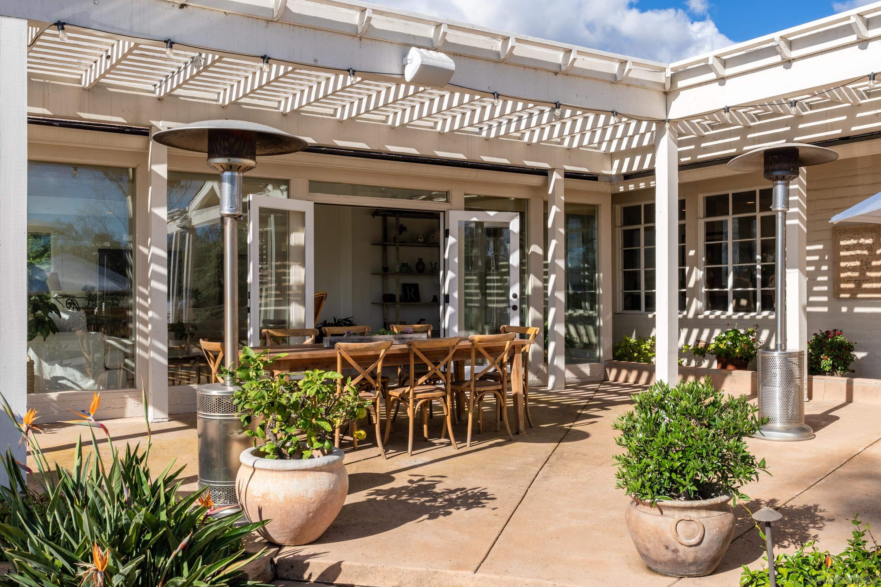 Detail Gallery Image 21 of 34 For 5327  La Glorieta, Rancho Santa Fe,  CA 92067 - 6 Beds | 6/1 Baths