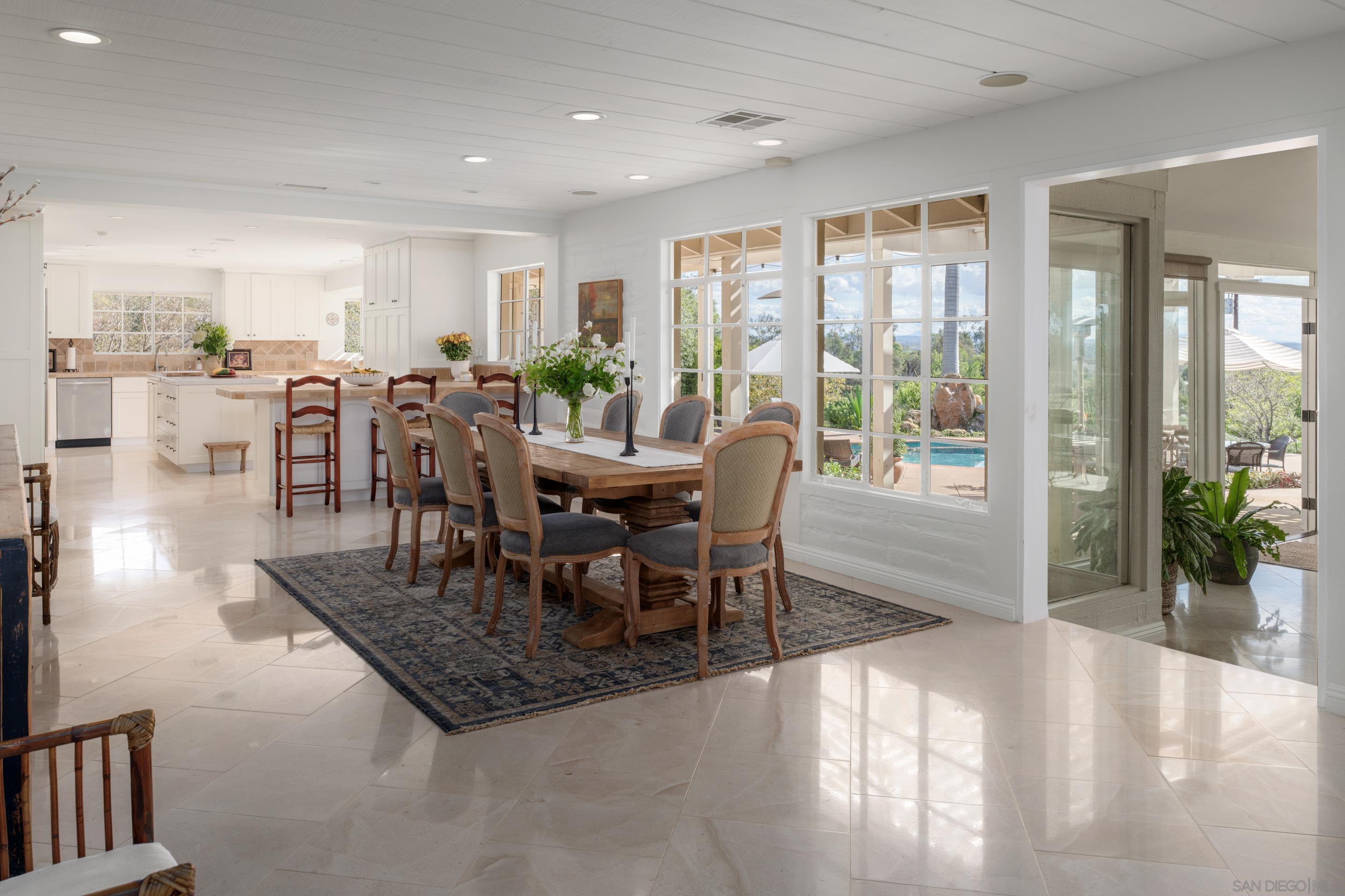 Detail Gallery Image 9 of 34 For 5327  La Glorieta, Rancho Santa Fe,  CA 92067 - 6 Beds | 6/1 Baths