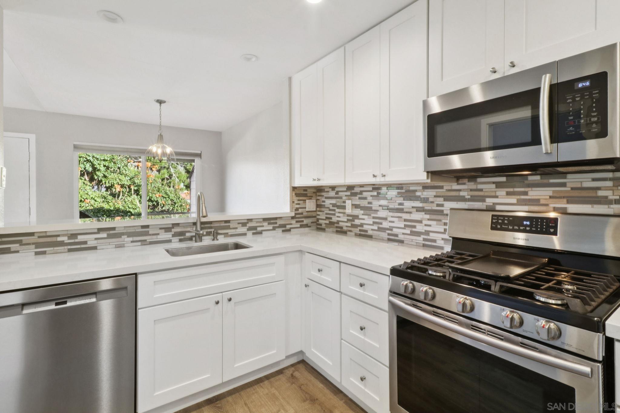 Detail Gallery Image 17 of 61 For 2422  Caminito Ocean Cv, Cardiff By The Sea,  CA 92007 - 2 Beds | 1 Baths