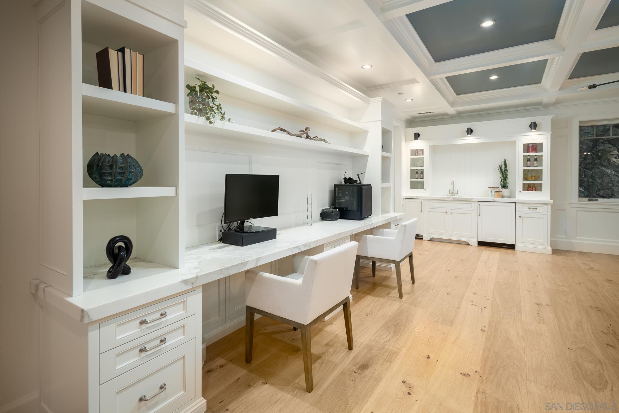 Detail Gallery Image 27 of 37 For 2026  Seaview, Del Mar,  CA 92014 - 5 Beds | 5/2 Baths