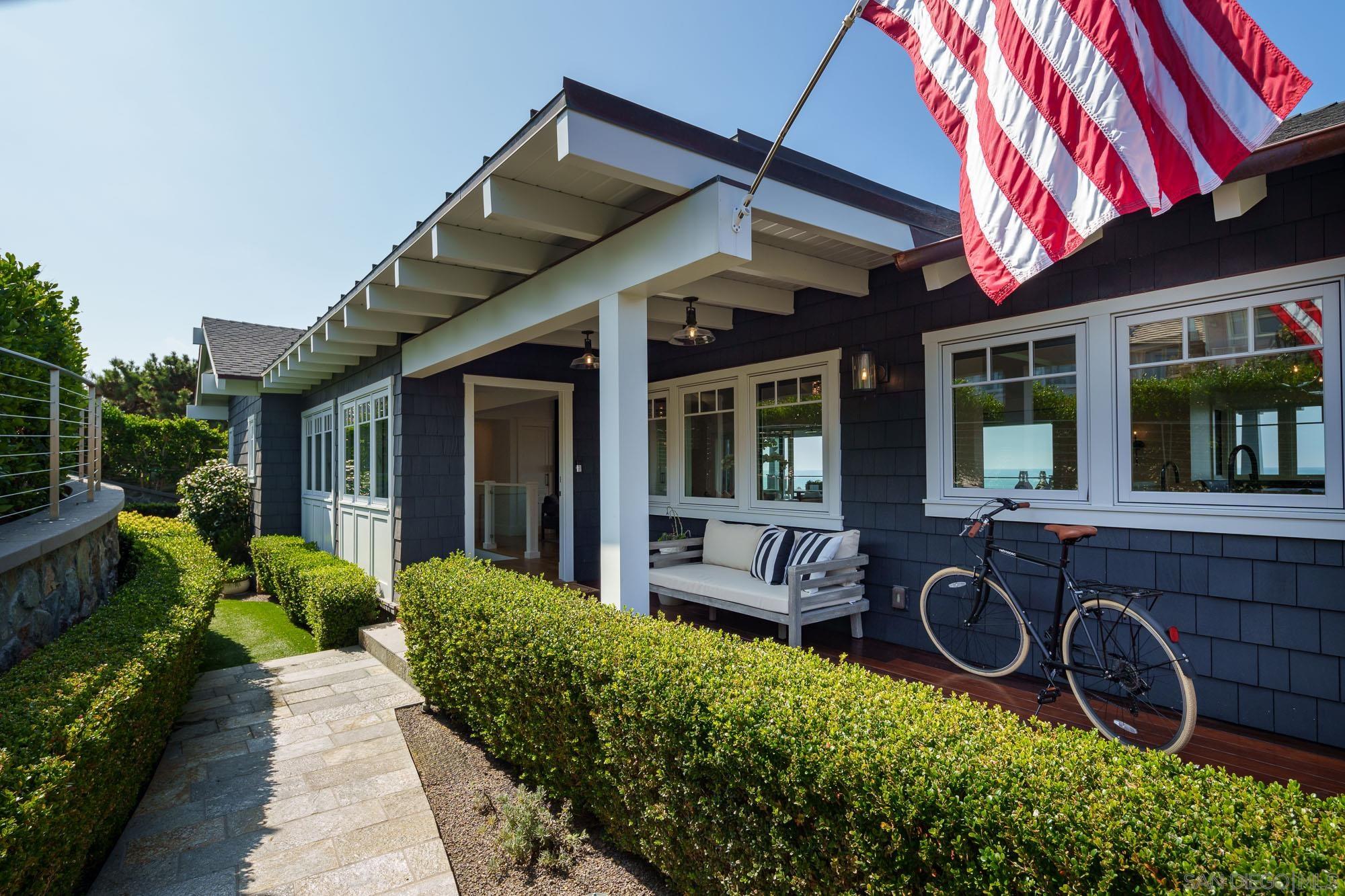 Detail Gallery Image 30 of 37 For 2026  Seaview, Del Mar,  CA 92014 - 5 Beds | 5/2 Baths