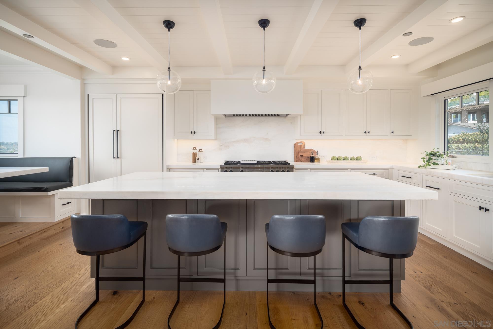 Detail Gallery Image 6 of 37 For 2026  Seaview, Del Mar,  CA 92014 - 5 Beds | 5/2 Baths