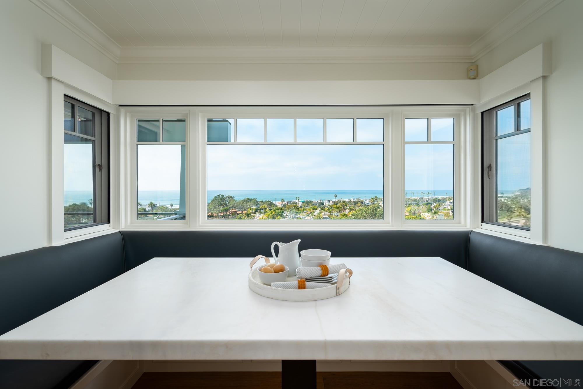 Detail Gallery Image 9 of 37 For 2026  Seaview, Del Mar,  CA 92014 - 5 Beds | 5/2 Baths