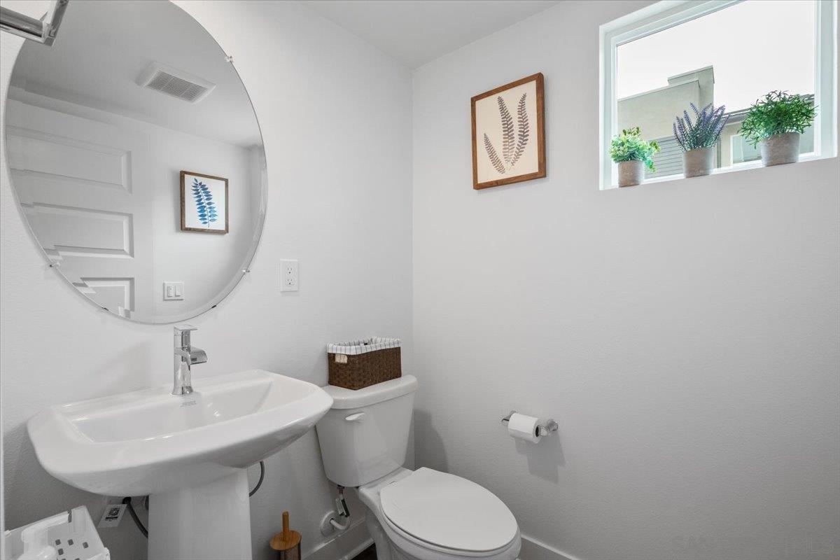 Detail Gallery Image 16 of 32 For 11026  Eka Way, San Diego,  CA 92126 - 3 Beds | 2/1 Baths