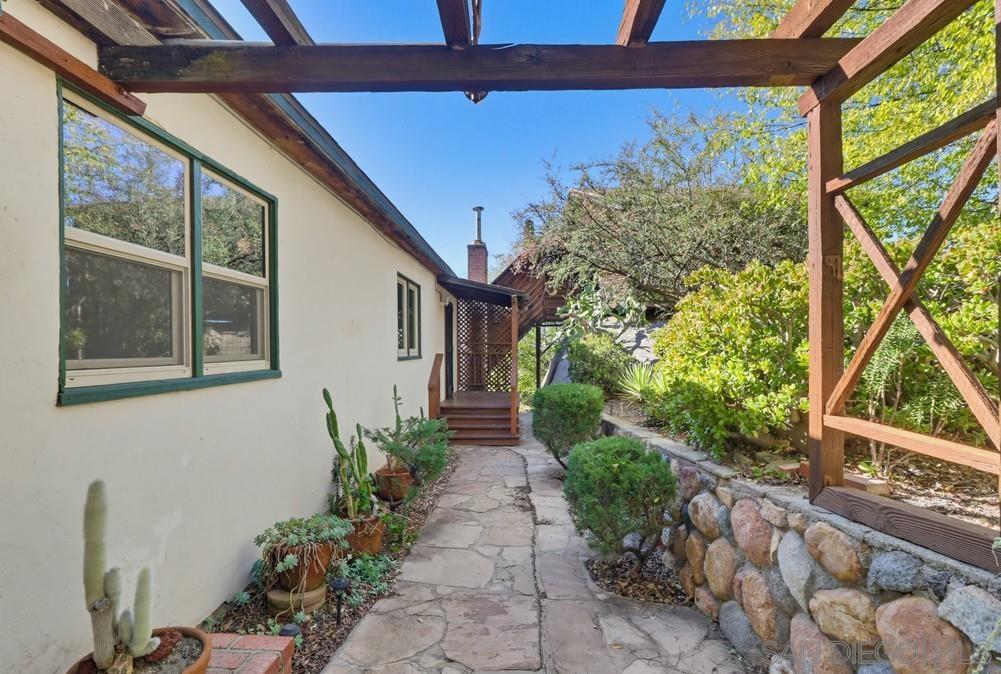 Detail Gallery Image 20 of 75 For 602  Starbright Ln, Alpine,  CA 91901 - 4 Beds | 4 Baths