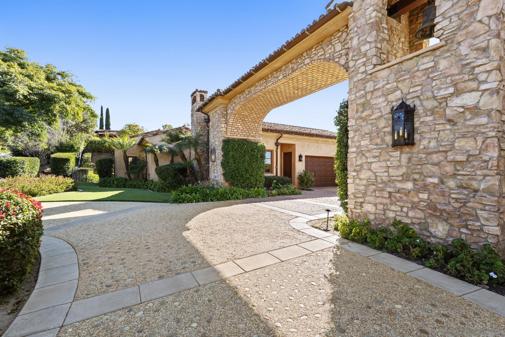 Detail Gallery Image 32 of 34 For 18486  via Candela, Rancho Santa Fe,  CA 92091 - 5 Beds | 5/2 Baths