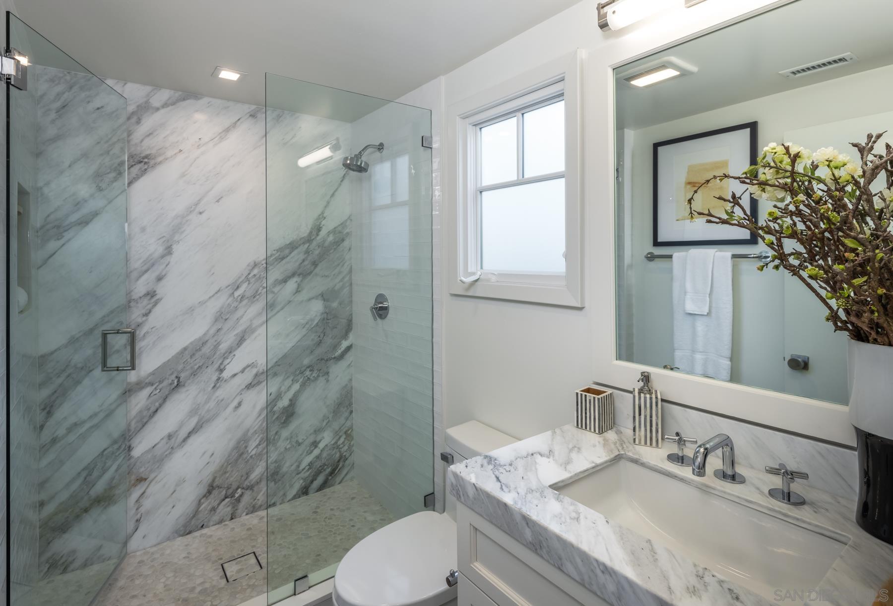 Detail Gallery Image 20 of 30 For 2050  Ocean Front, Del Mar,  CA 92014 - 5 Beds | 5 Baths