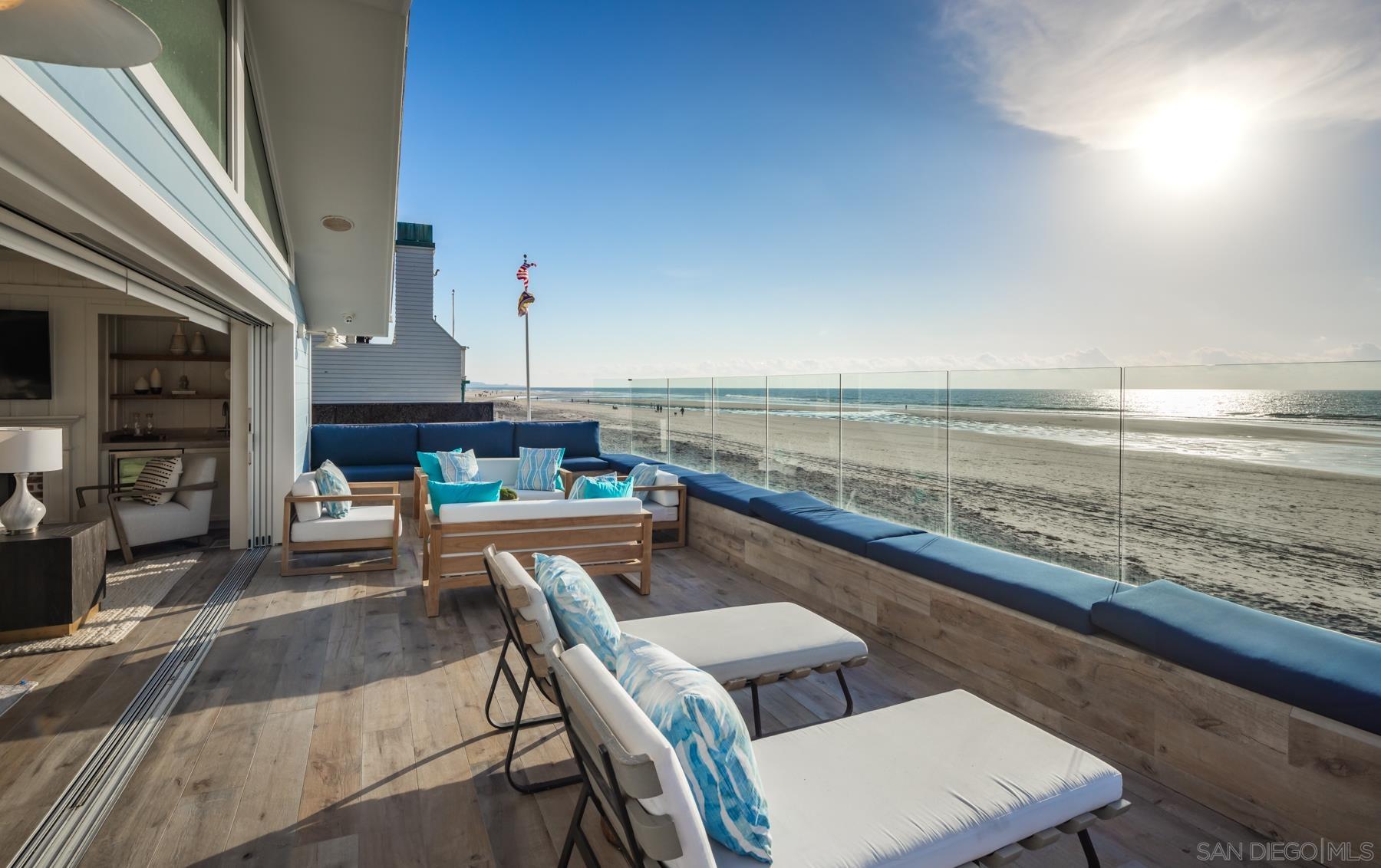 Detail Gallery Image 5 of 30 For 2050  Ocean Front, Del Mar,  CA 92014 - 5 Beds | 5 Baths