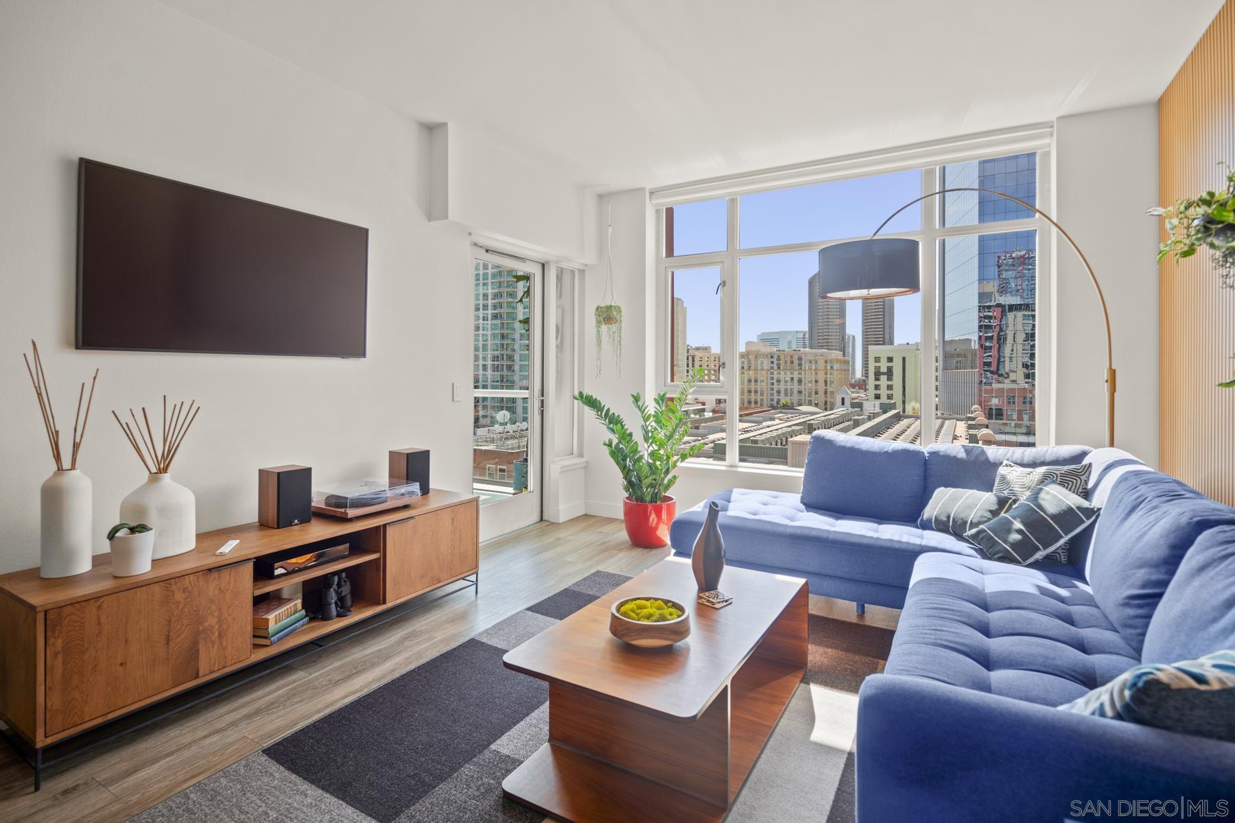 Front Image Thumbnail for SD250045875