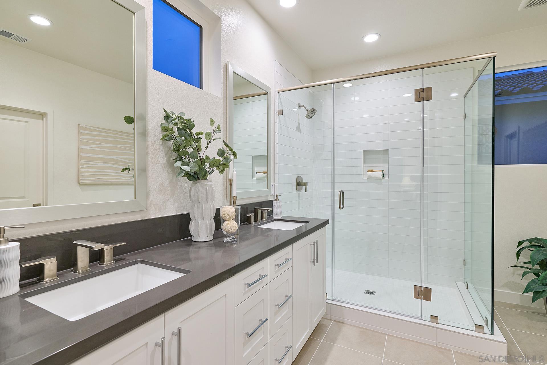 Detail Gallery Image 12 of 33 For 793  Michael Ct, Vista,  CA 92081 - 4 Beds | 3/1 Baths