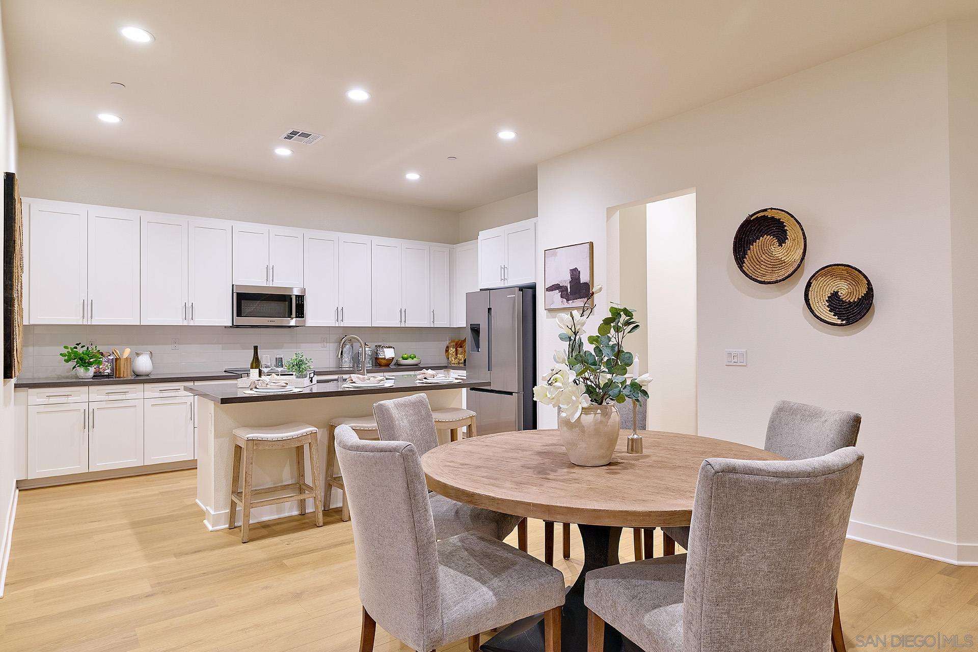 Detail Gallery Image 7 of 33 For 793  Michael Ct, Vista,  CA 92081 - 4 Beds | 3/1 Baths