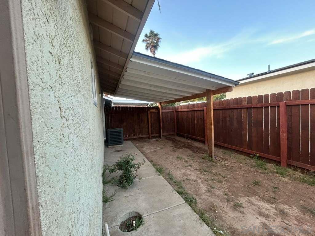 Detail Gallery Image 3 of 15 For 634  Aster St, Escondido,  CA 92027 - 3 Beds | 1 Baths