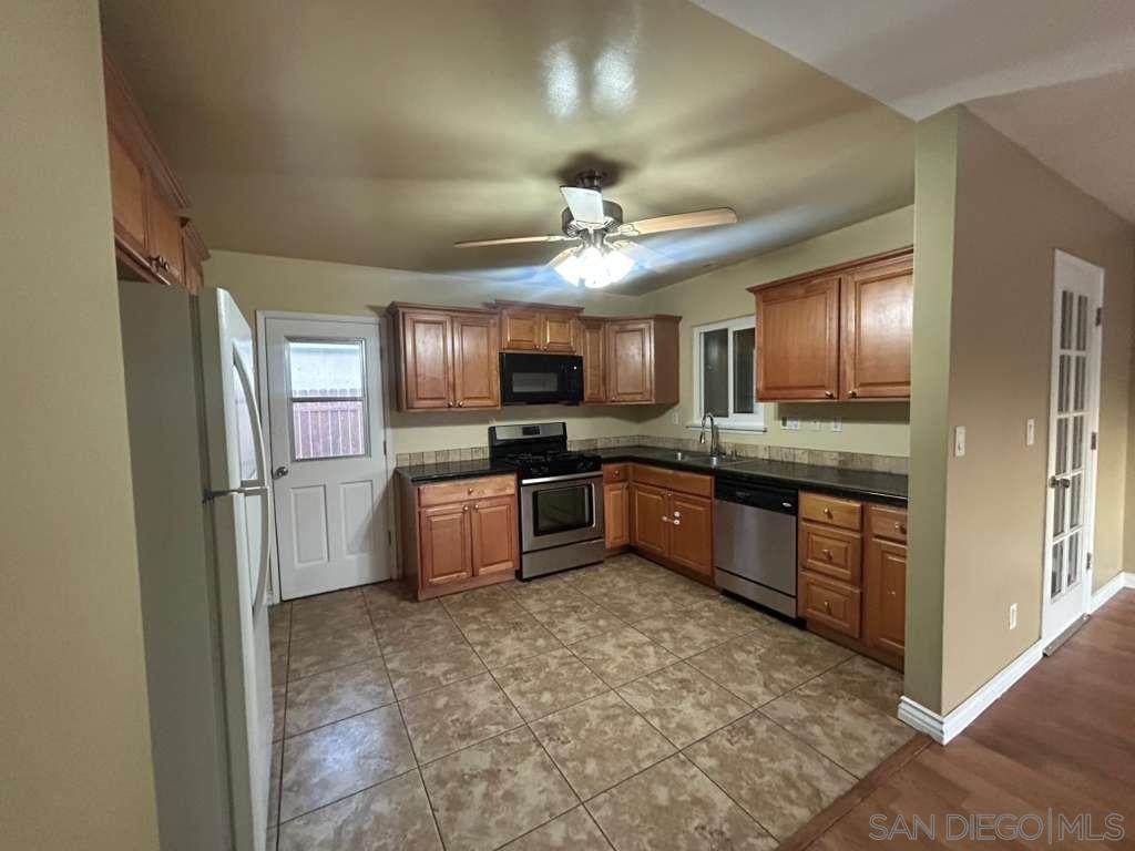 Detail Gallery Image 6 of 15 For 634  Aster St, Escondido,  CA 92027 - 3 Beds | 1 Baths