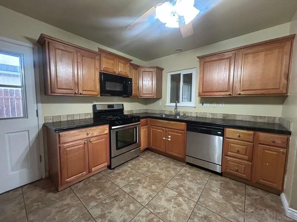 Detail Gallery Image 8 of 15 For 634  Aster St, Escondido,  CA 92027 - 3 Beds | 1 Baths