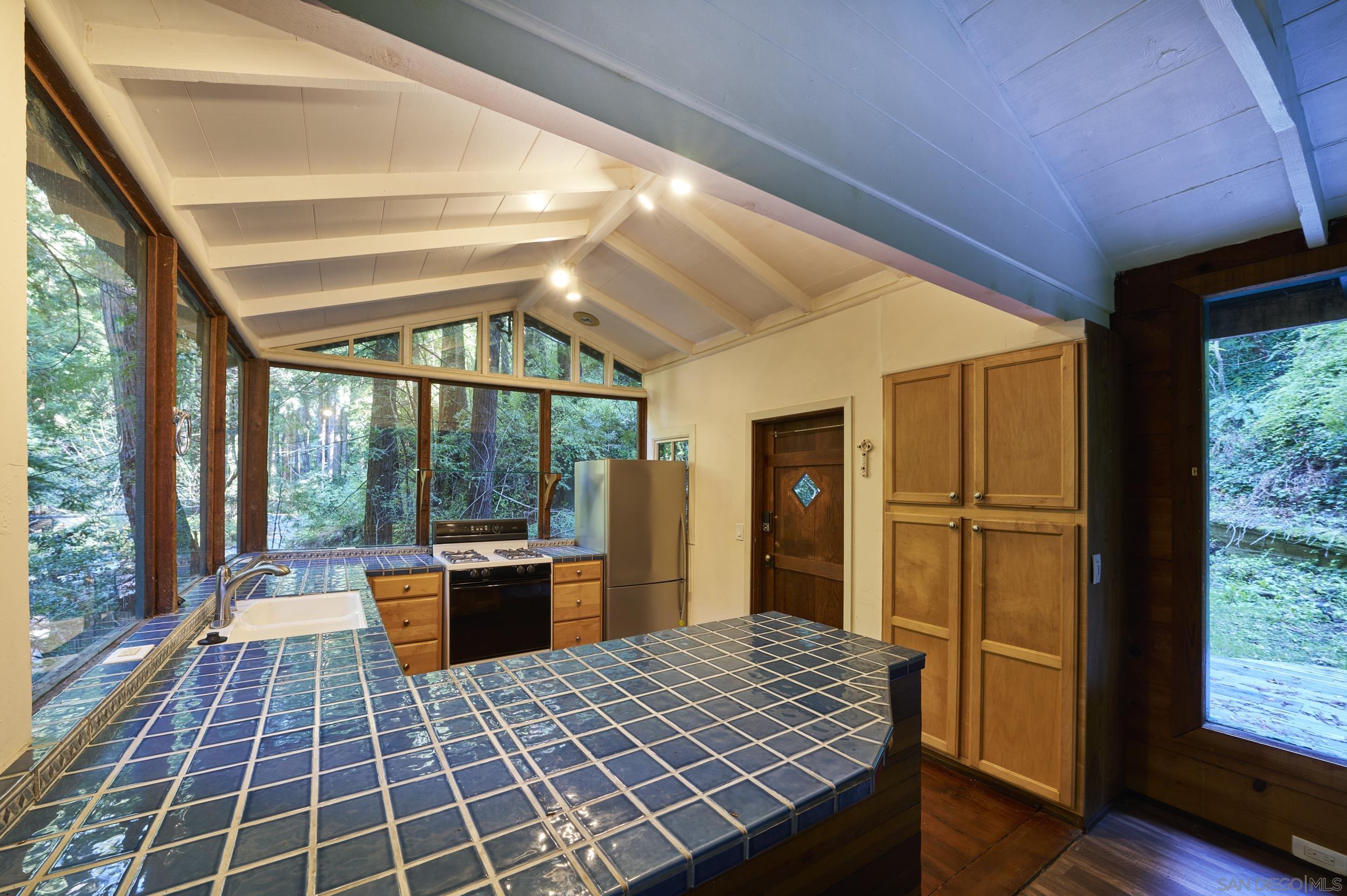 Detail Gallery Image 10 of 26 For 37016  Palo Colorado Rd, Carmel,  CA 93923 - 2 Beds | 1 Baths