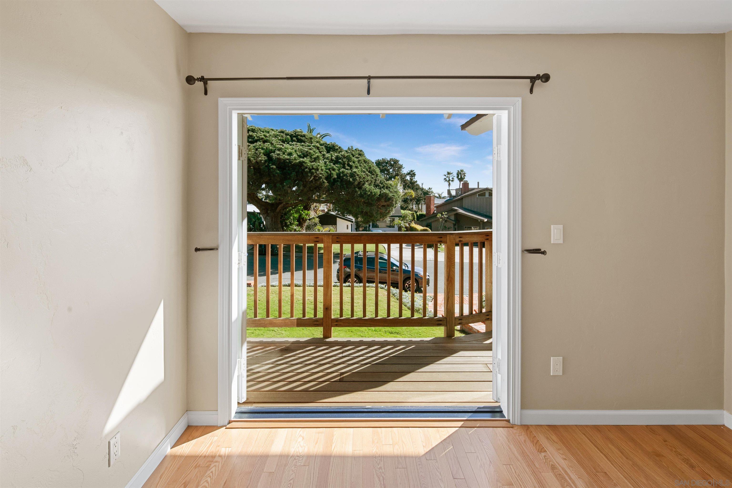 Detail Gallery Image 19 of 54 For 1166  Agate St, San Diego,  CA 92109 - 3 Beds | 2/1 Baths