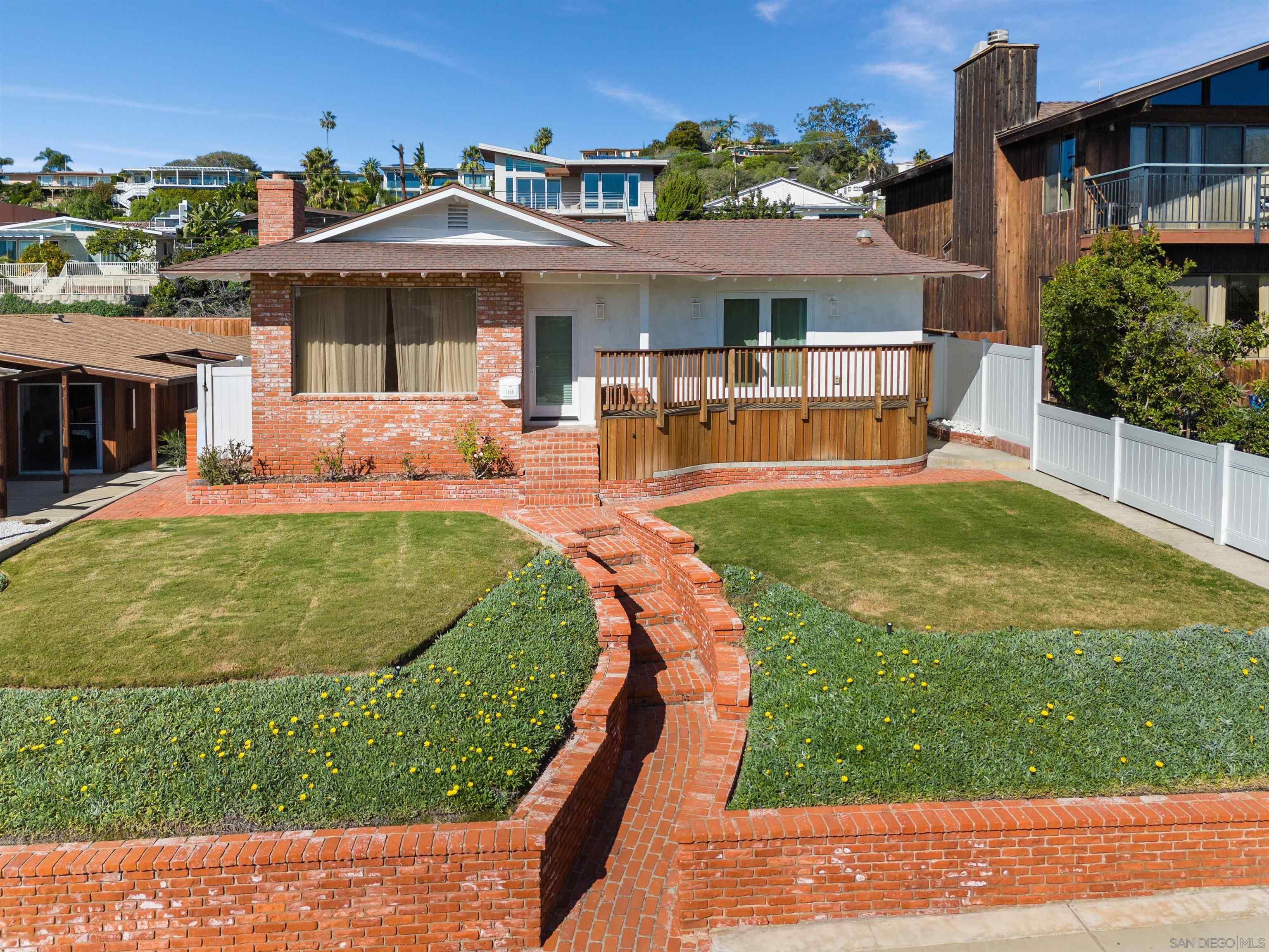 Detail Gallery Image 20 of 54 For 1166  Agate St, San Diego,  CA 92109 - 3 Beds | 2/1 Baths