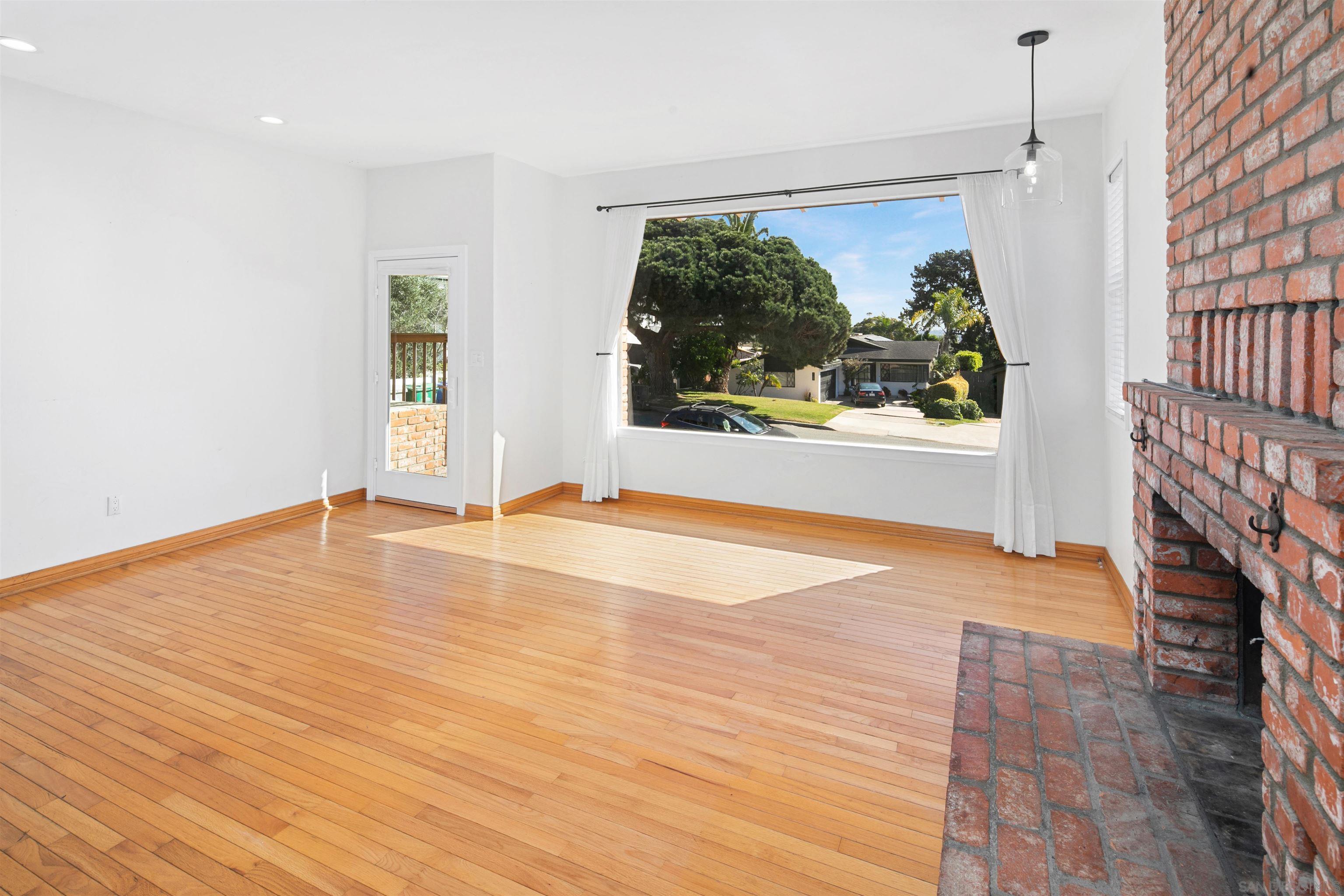 Detail Gallery Image 36 of 54 For 1166  Agate St, San Diego,  CA 92109 - 3 Beds | 2/1 Baths