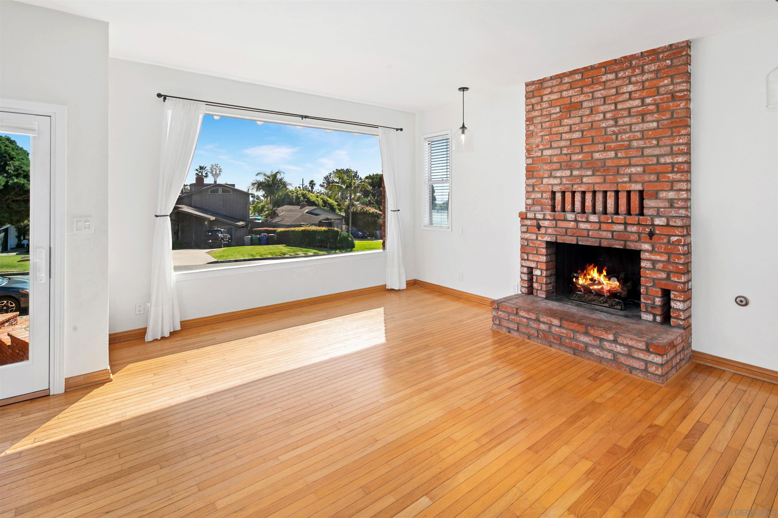 Detail Gallery Image 37 of 54 For 1166  Agate St, San Diego,  CA 92109 - 3 Beds | 2/1 Baths