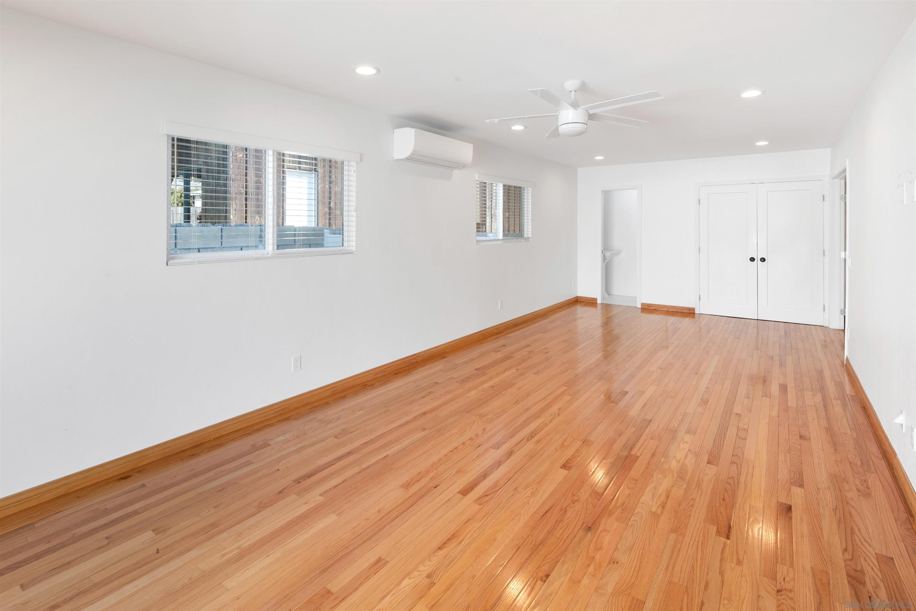 Detail Gallery Image 43 of 54 For 1166  Agate St, San Diego,  CA 92109 - 3 Beds | 2/1 Baths