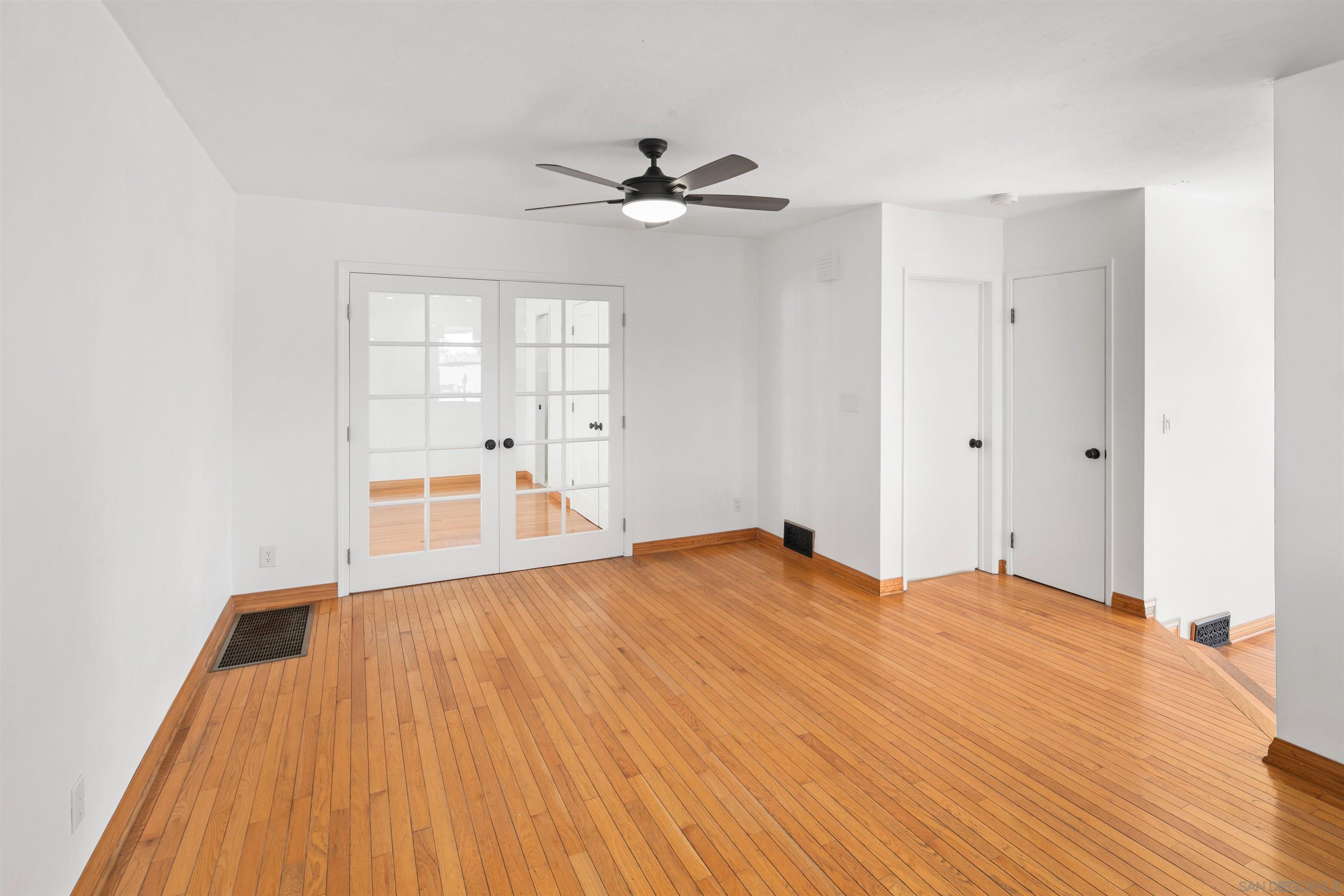 Detail Gallery Image 47 of 54 For 1166  Agate St, San Diego,  CA 92109 - 3 Beds | 2/1 Baths