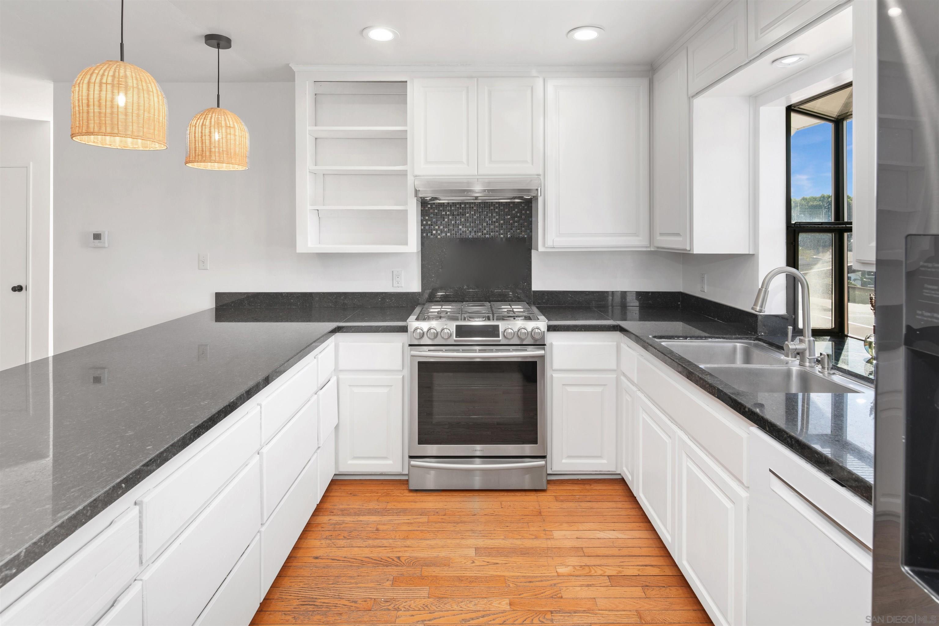 Detail Gallery Image 50 of 54 For 1166  Agate St, San Diego,  CA 92109 - 3 Beds | 2/1 Baths