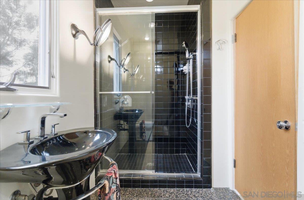 Detail Gallery Image 16 of 38 For 7030  Elfin Oaks Rd., Escondido,  CA 92029 - 4 Beds | 3/1 Baths