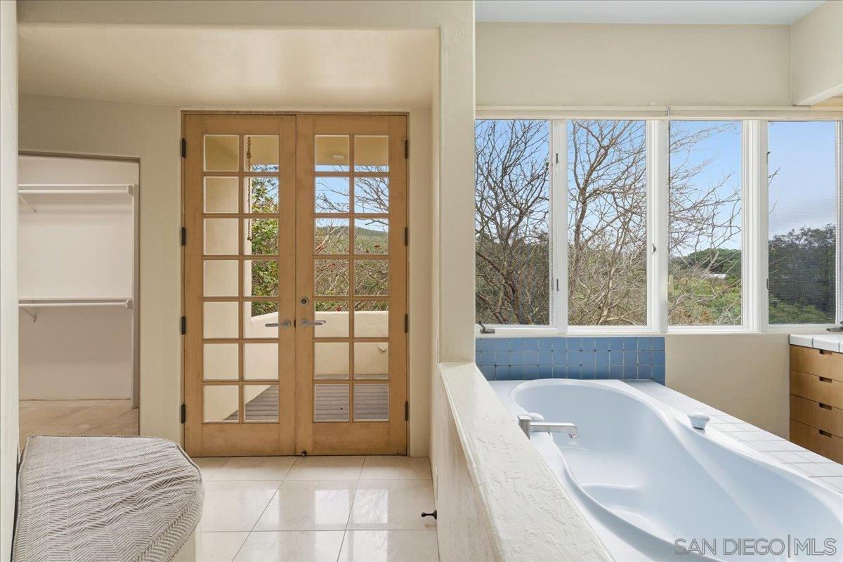 Detail Gallery Image 19 of 38 For 7030  Elfin Oaks Rd., Escondido,  CA 92029 - 4 Beds | 3/1 Baths