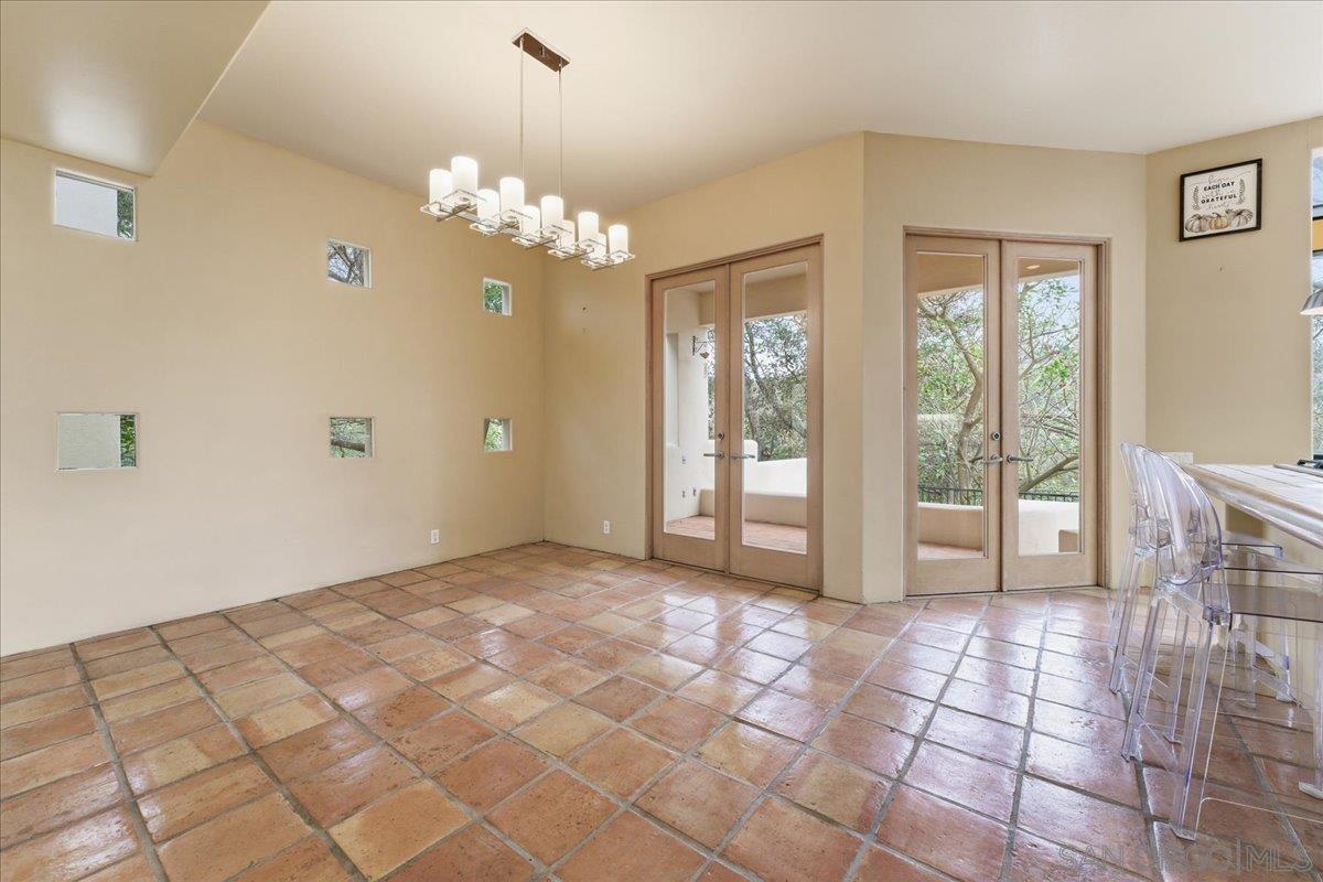 Detail Gallery Image 10 of 38 For 7030  Elfin Oaks Rd., Escondido,  CA 92029 - 4 Beds | 3/1 Baths