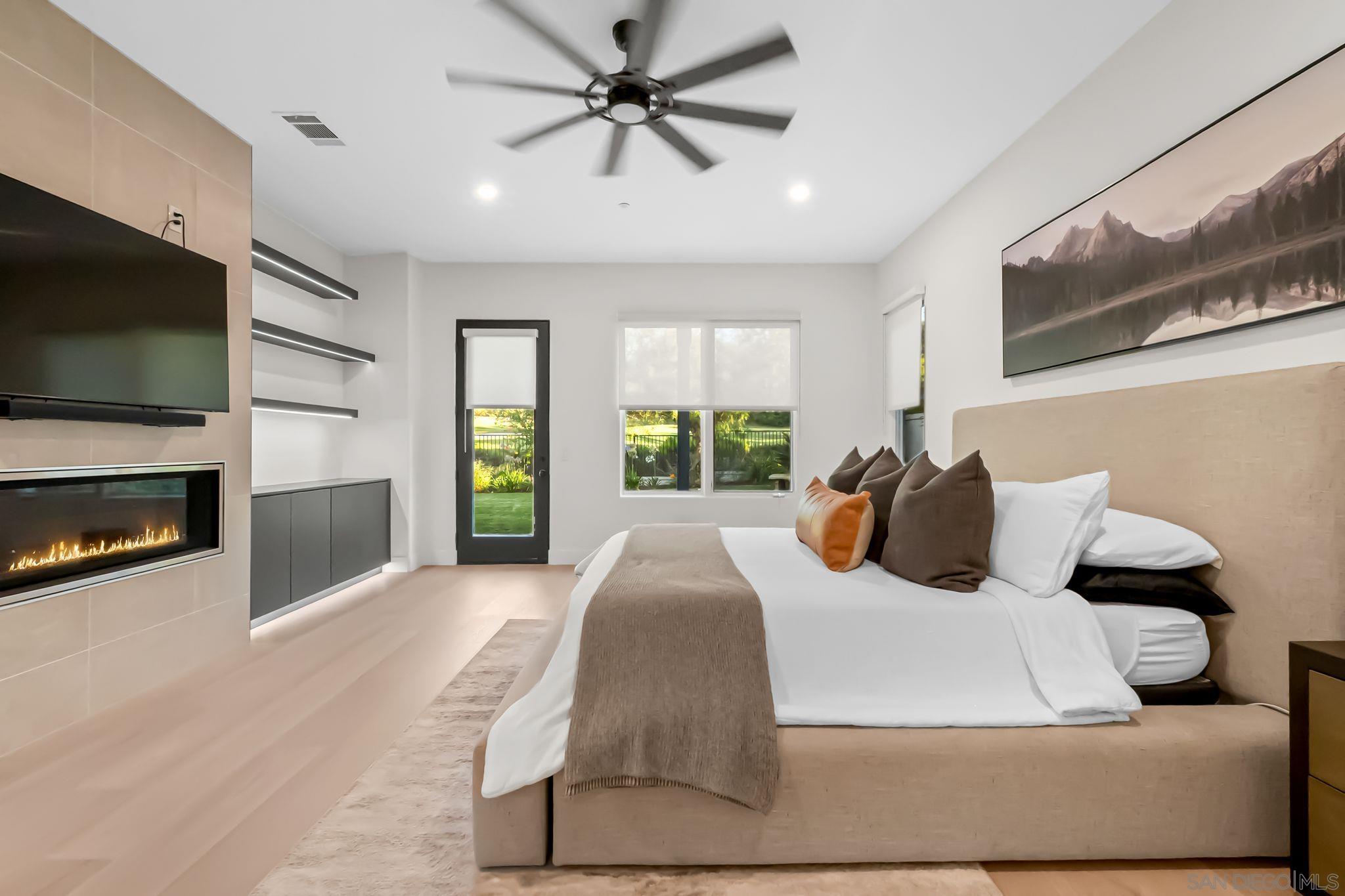 Front Image Thumbnail for SD250046203