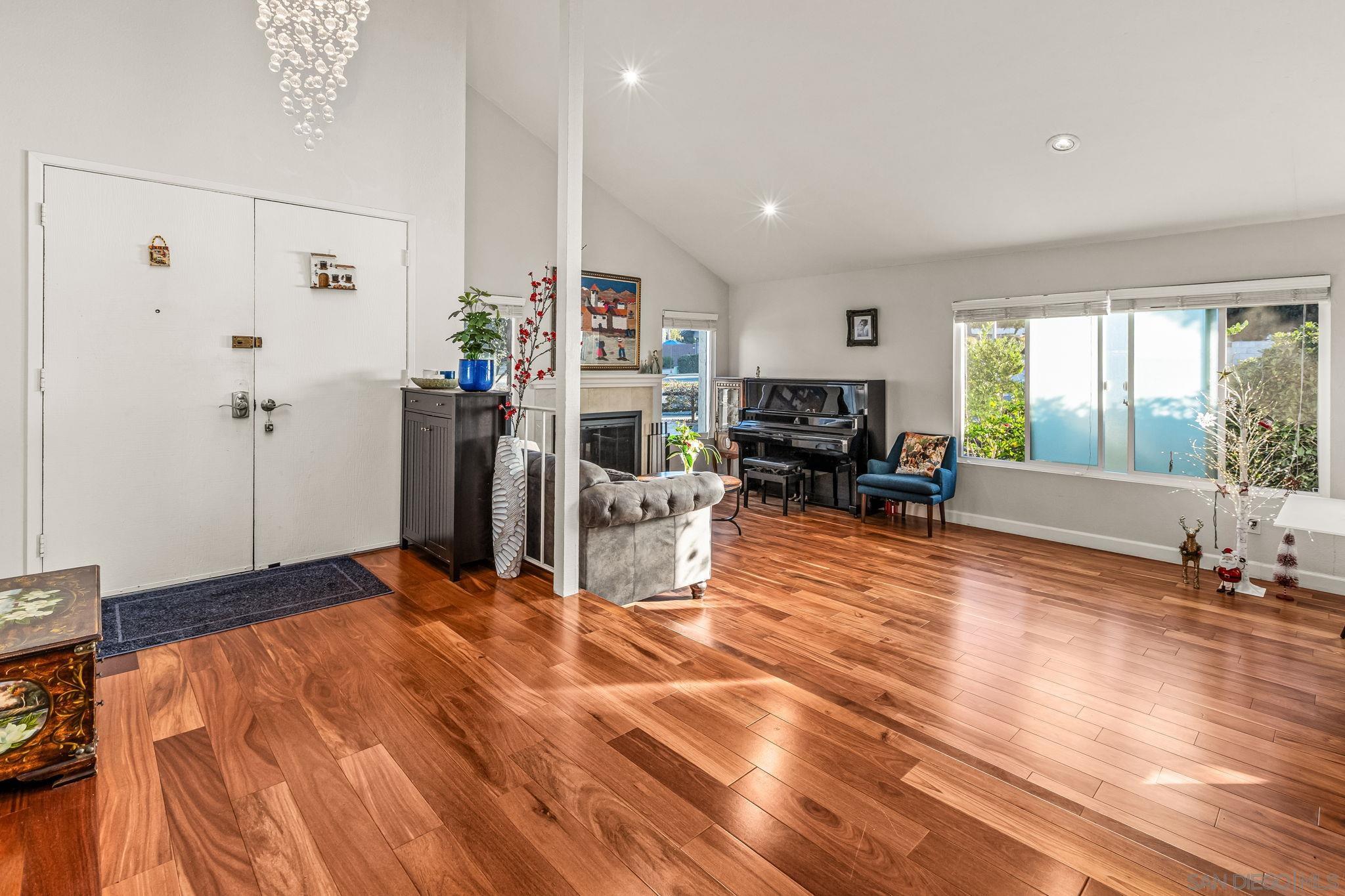 Detail Gallery Image 4 of 25 For 10831  Ironwood Rd, San Diego,  CA 92131 - 4 Beds | 3 Baths