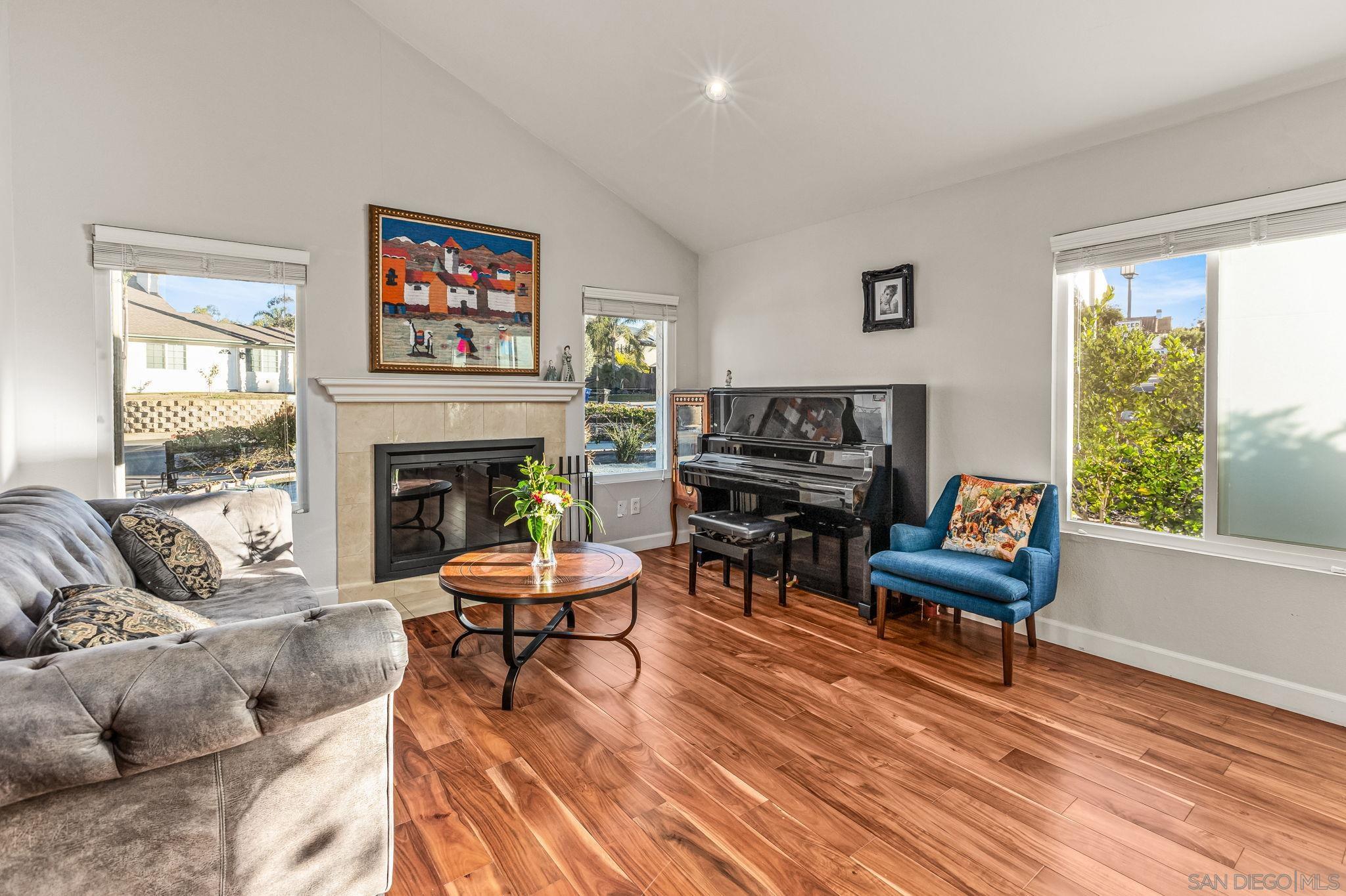 Detail Gallery Image 5 of 25 For 10831  Ironwood Rd, San Diego,  CA 92131 - 4 Beds | 3 Baths