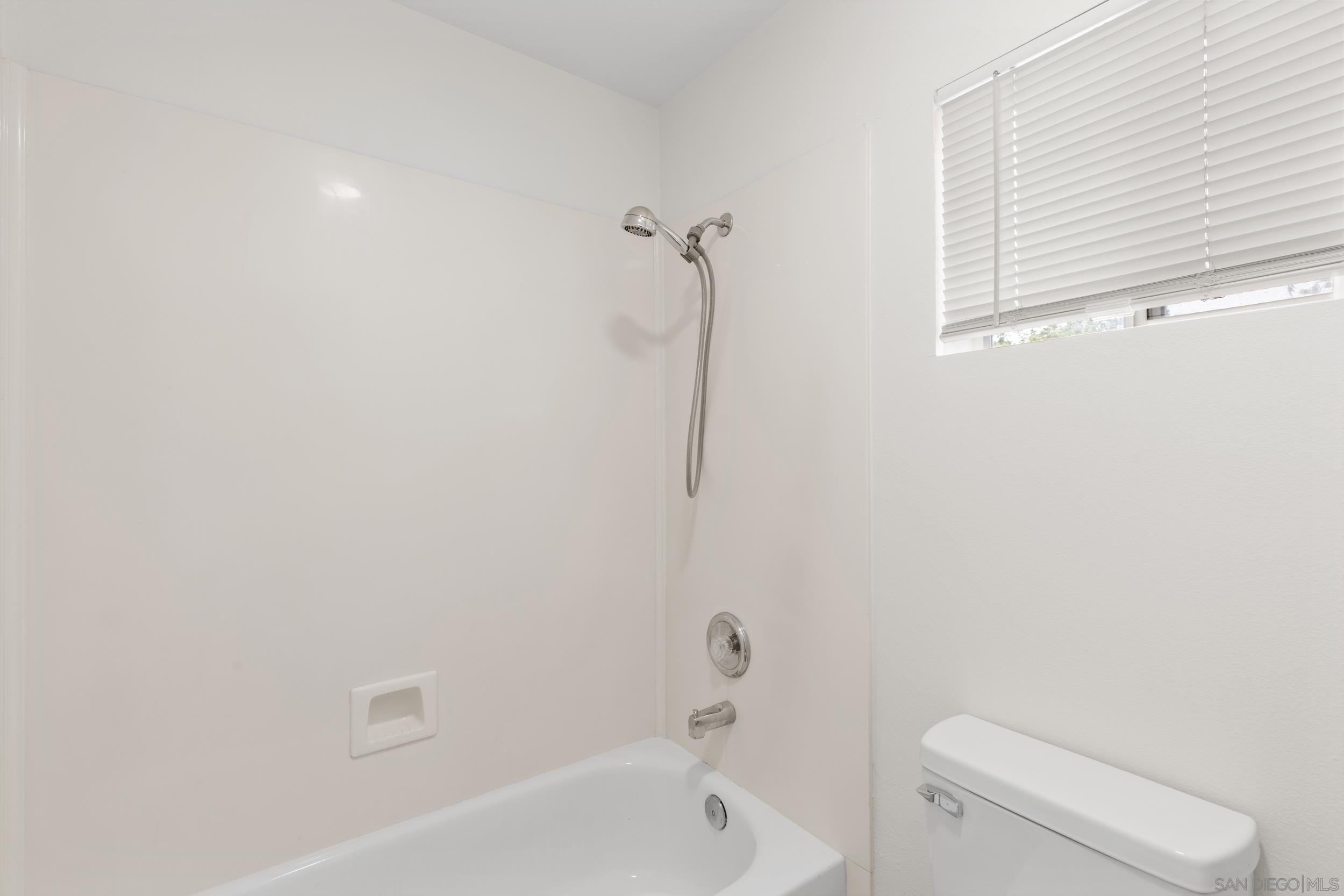 Detail Gallery Image 28 of 44 For 2235  Lago Ventana, Chula Vista,  CA 91914 - 4 Beds | 3 Baths