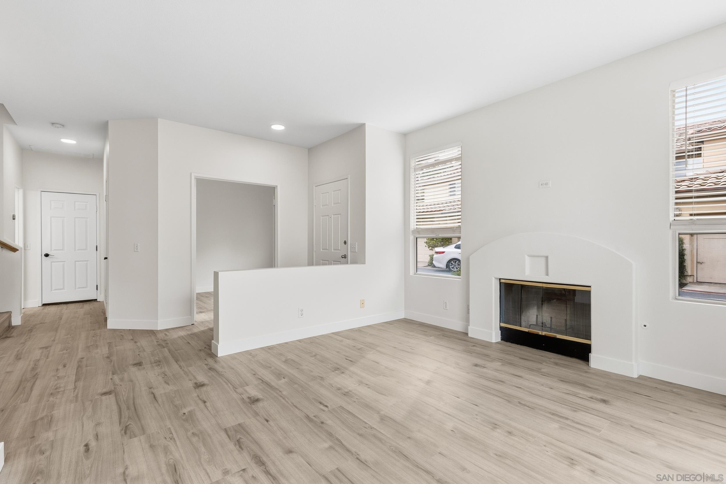 Detail Gallery Image 6 of 44 For 2235  Lago Ventana, Chula Vista,  CA 91914 - 4 Beds | 3 Baths