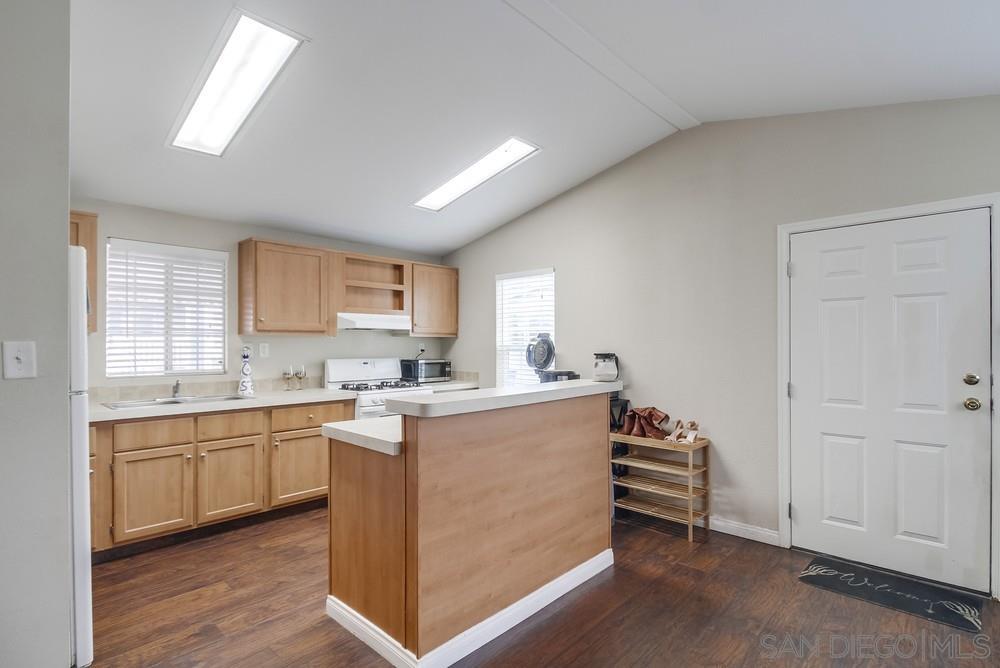 Detail Gallery Image 8 of 31 For 3505  Alpine Blvd  #49,  Alpine,  CA 91901 - 2 Beds | 2 Baths