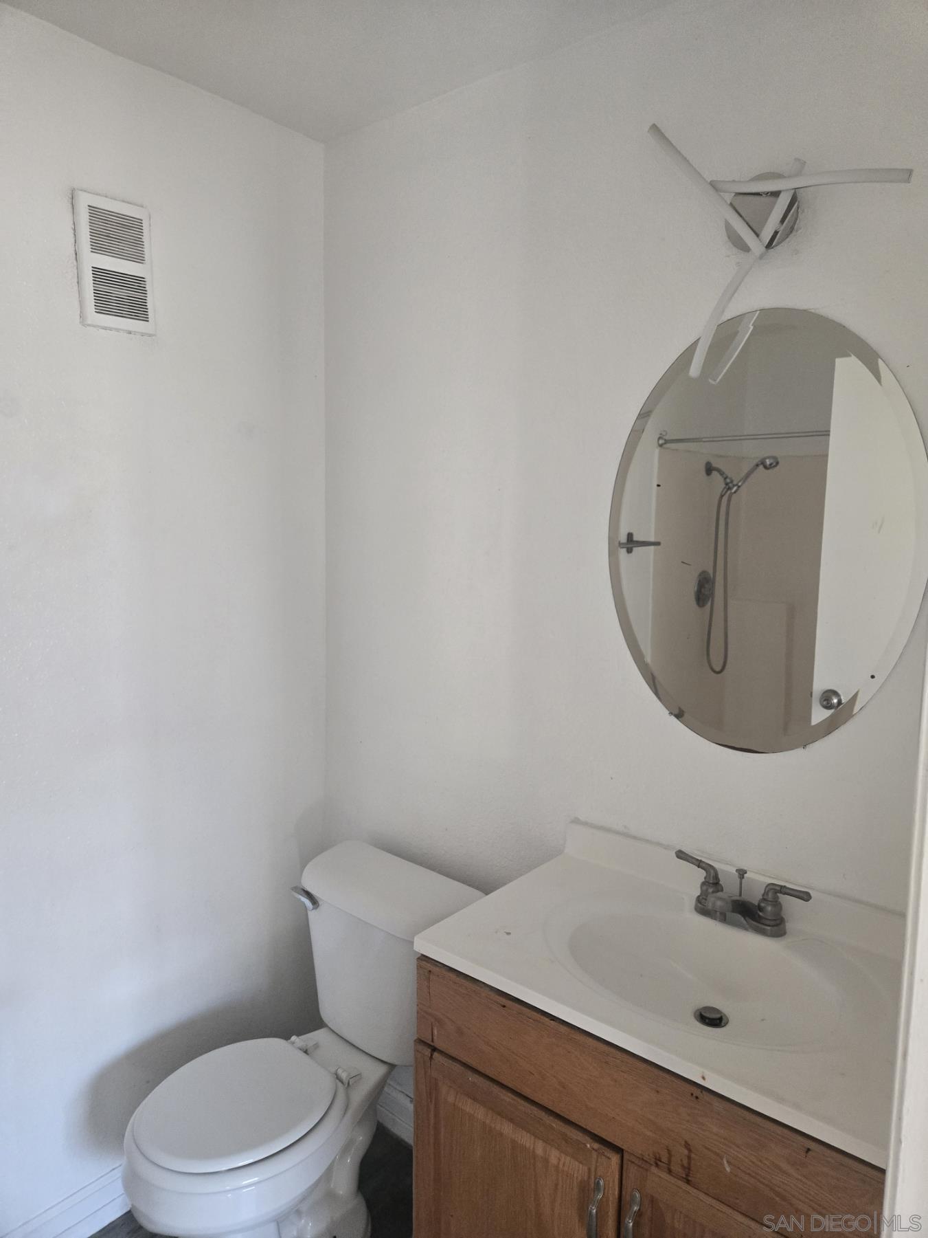 Detail Gallery Image 6 of 9 For 241  50th, San Diego,  CA 92102 - 3 Beds | 2 Baths